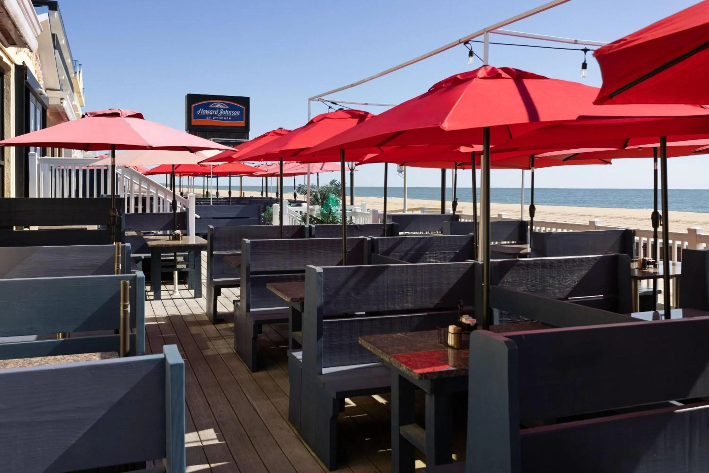 Restaurant/places to eat in Howard Johnson Plaza by Wyndham Ocean City Oceanfront