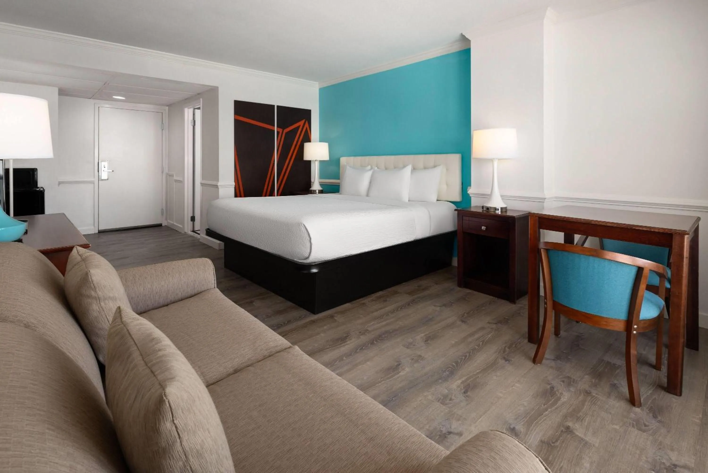 Photo of the whole room, Bed in Howard Johnson Plaza by Wyndham Ocean City Oceanfront