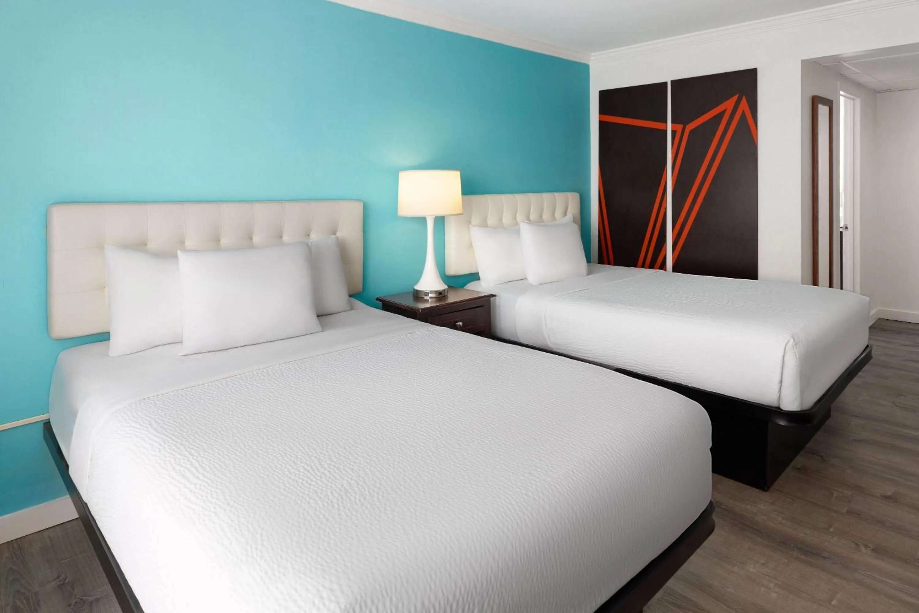 Photo of the whole room, Bed in Howard Johnson Plaza by Wyndham Ocean City Oceanfront