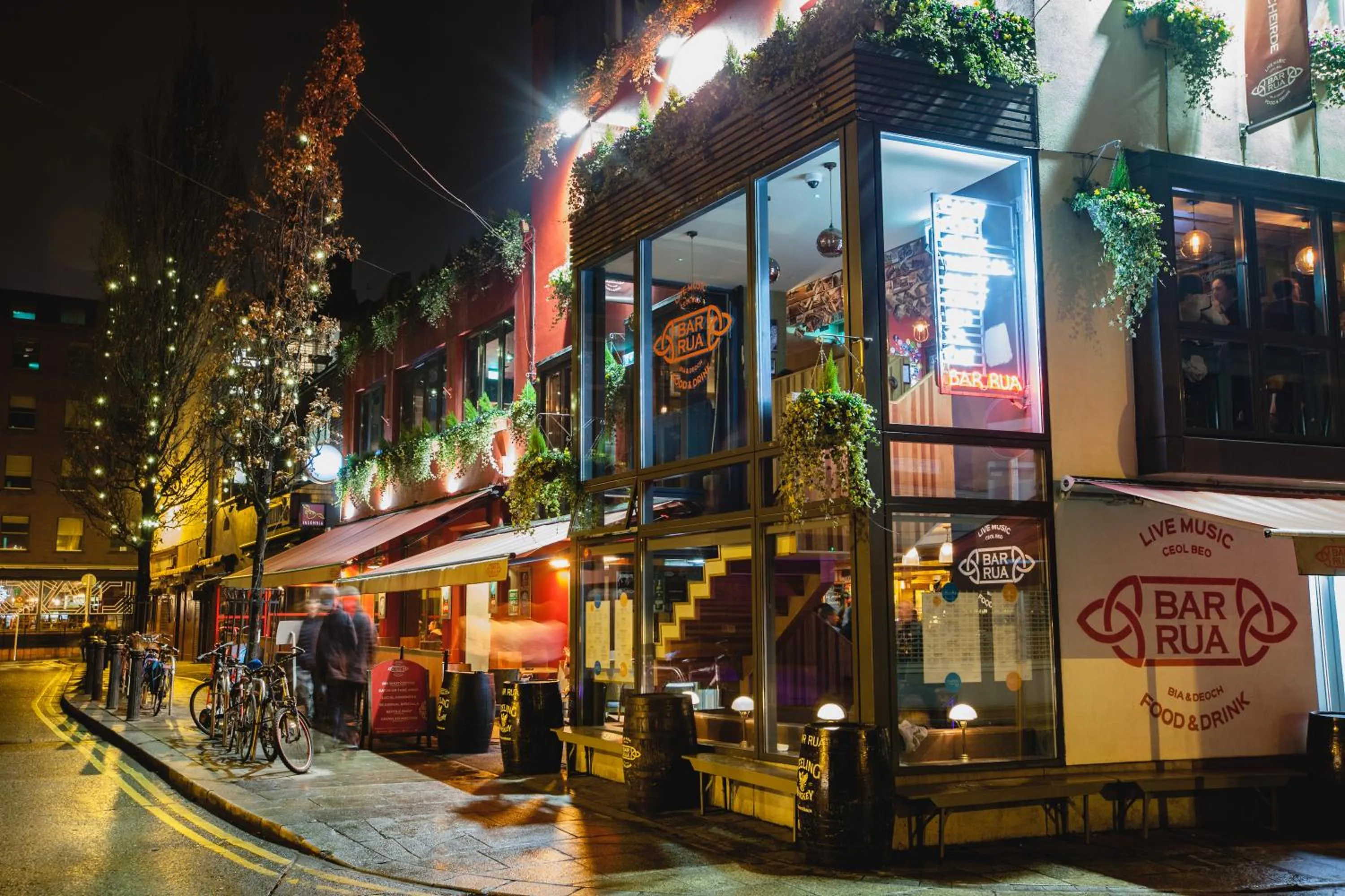 Food and drinks in Clarendon Suites