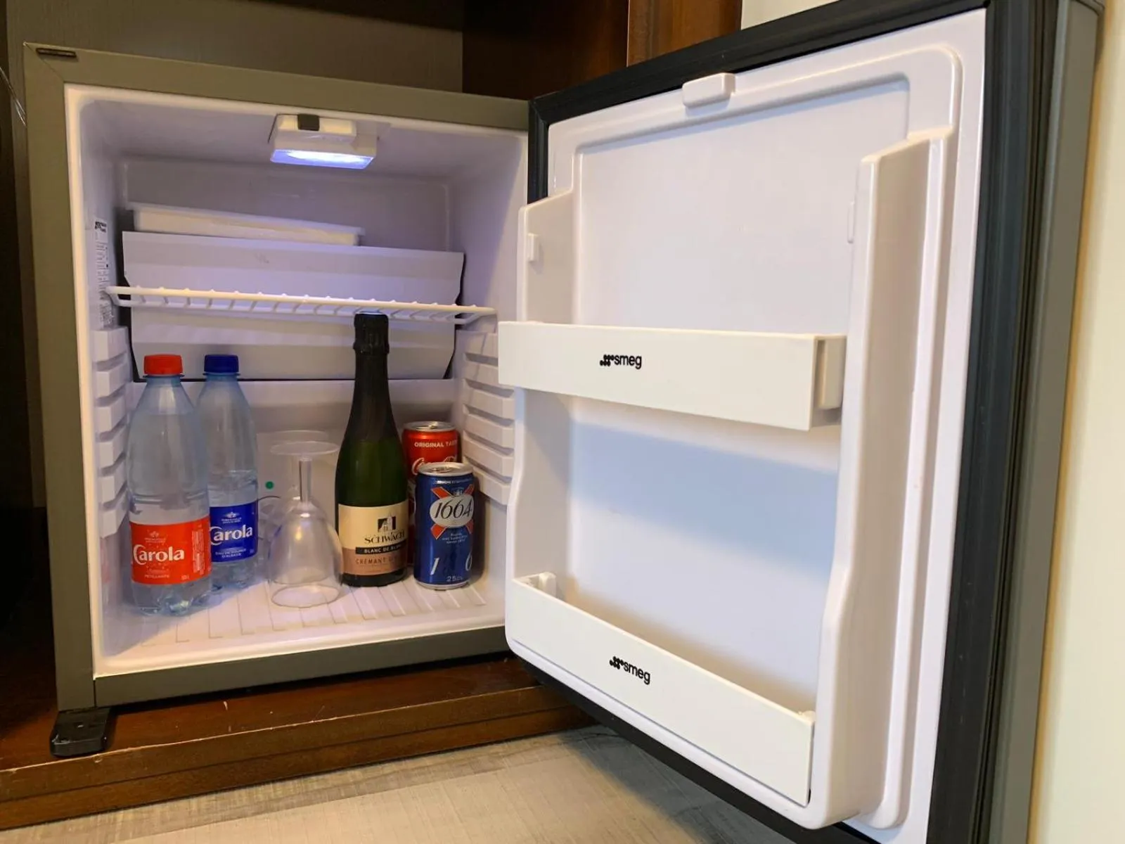 oven in Hôtel Le Ménestrel