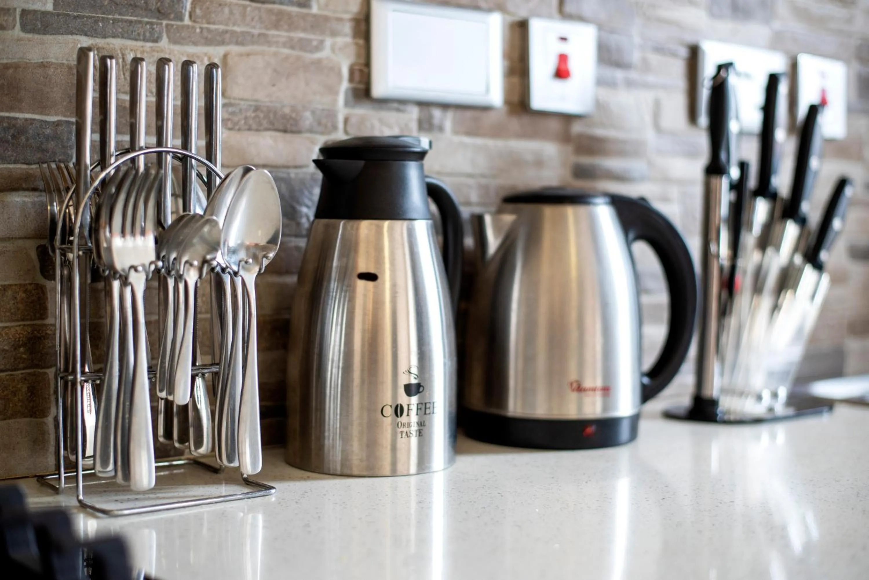 Coffee/tea facilities in Highlands Suites Hotel Apartments