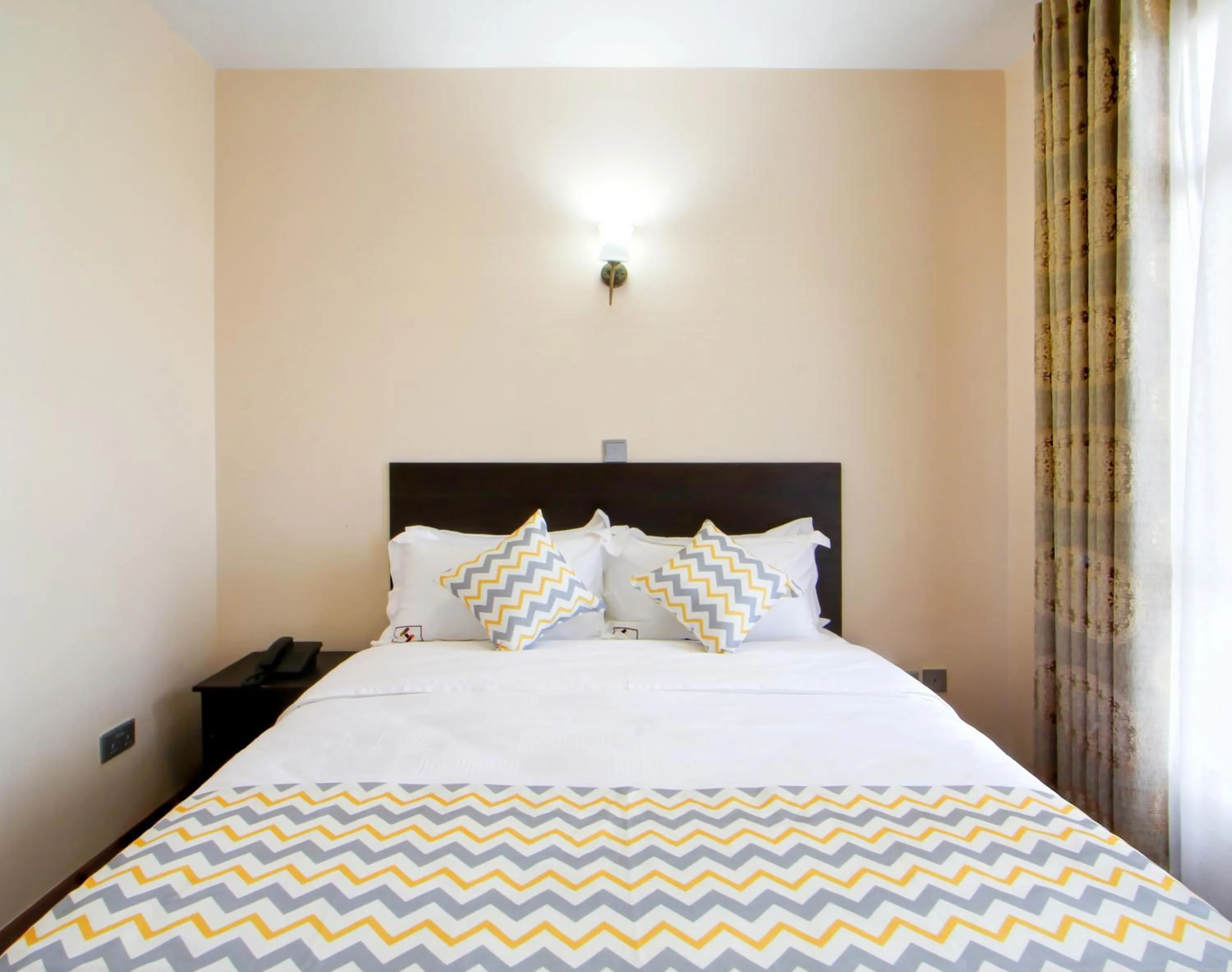 Bedroom, Bed in Highlands Suites Hotel Apartments