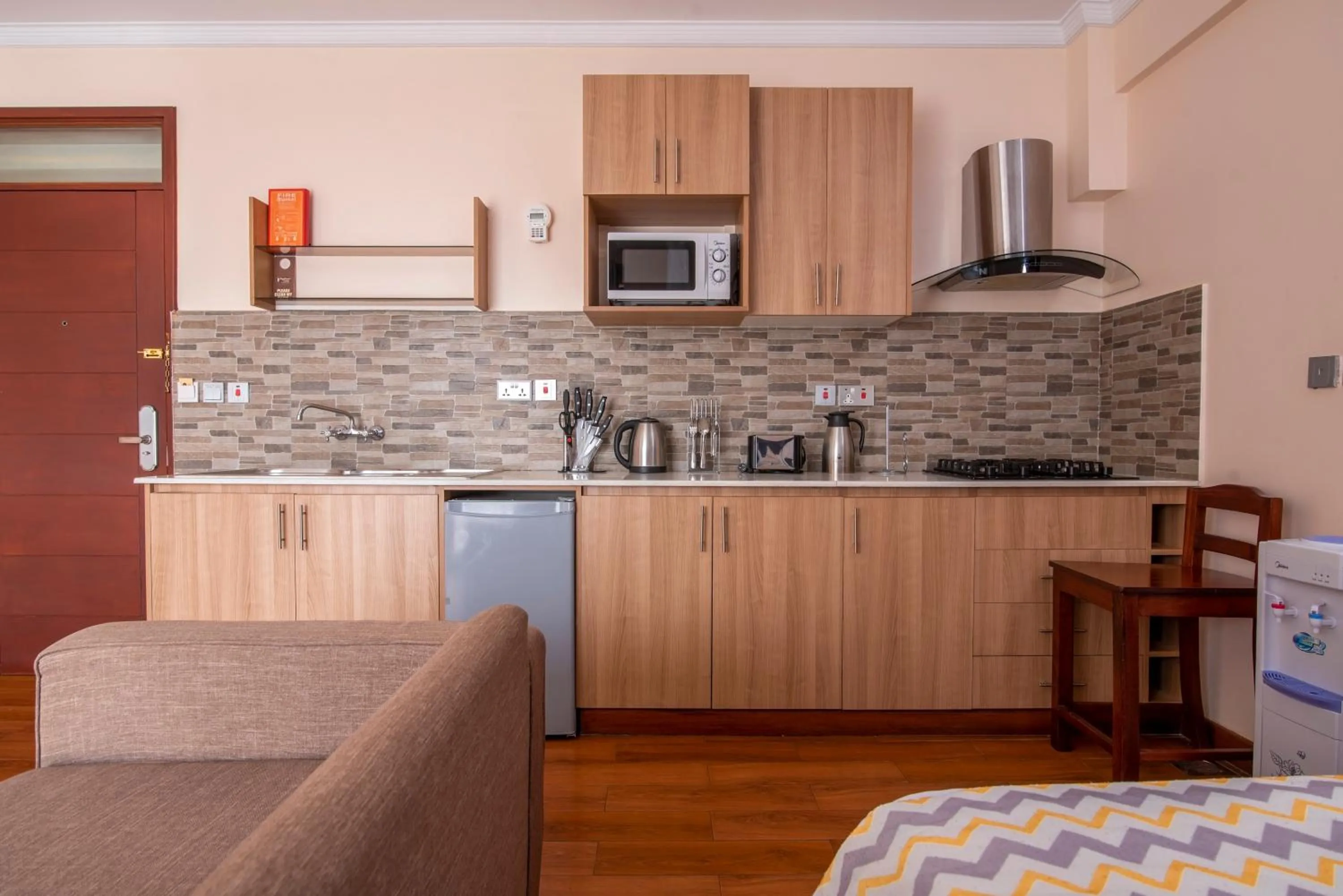 Kitchen or kitchenette in Highlands Suites Hotel Apartments