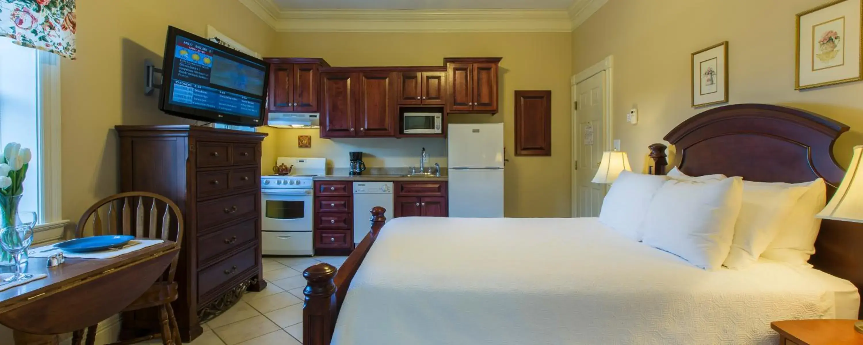 Queen Suite in Chipman Hill Suites - Union Street Queen Suite in Chipman Hill Suites - Union Street