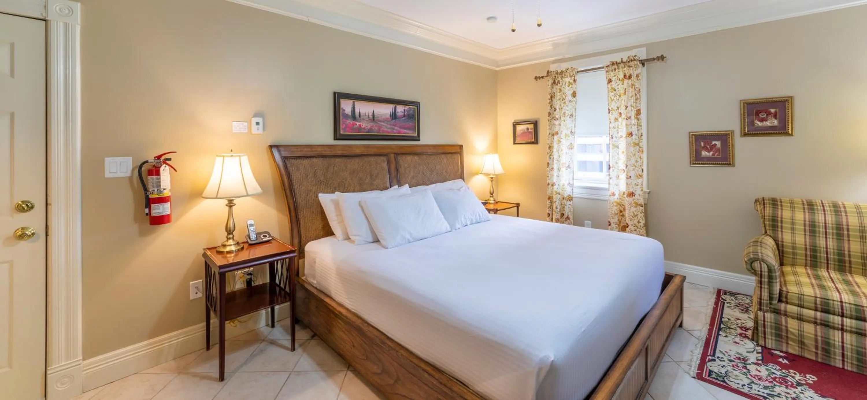 Bed in Chipman Hill Suites - Union Street