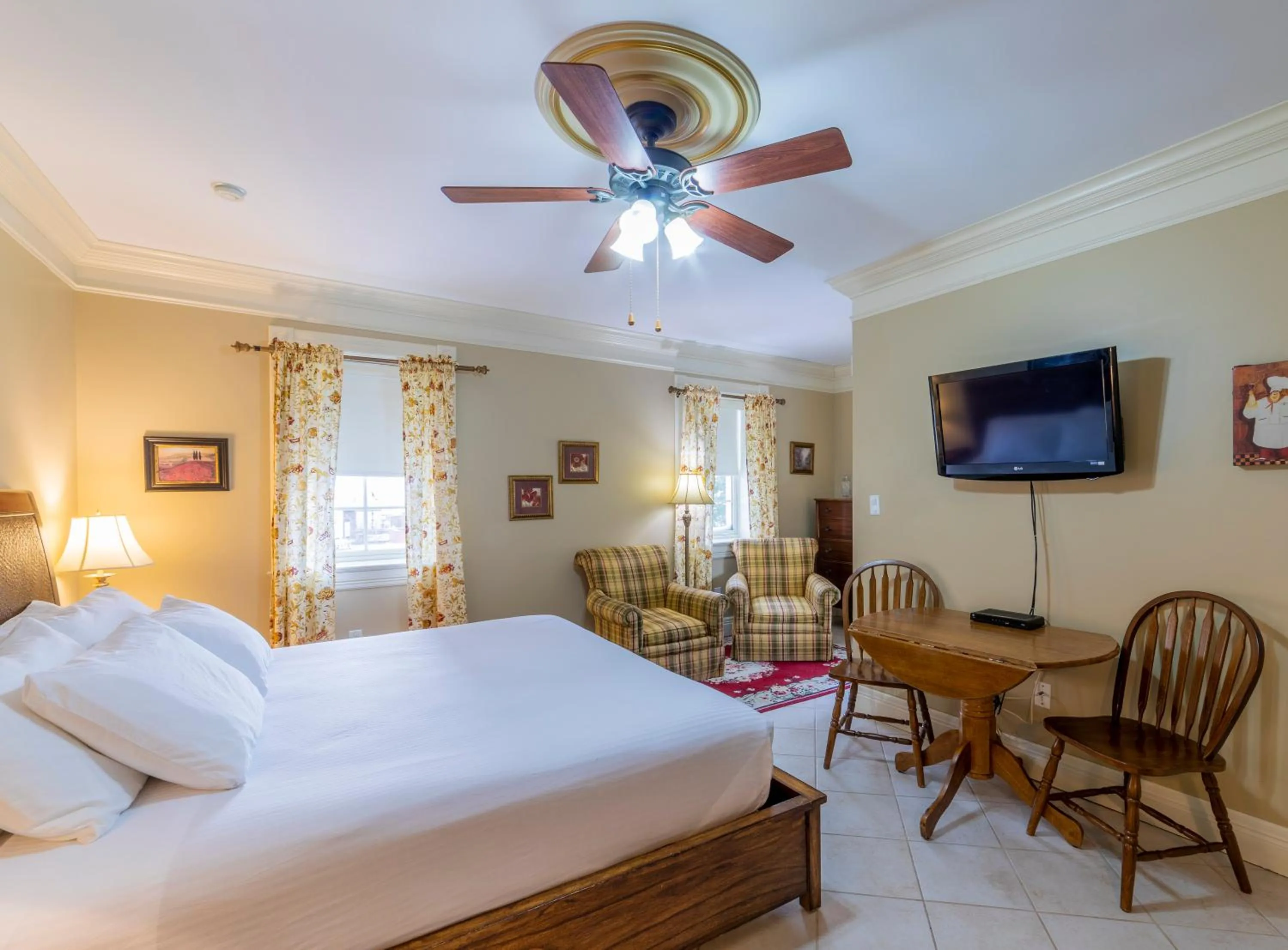 Bed in Chipman Hill Suites - Union Street