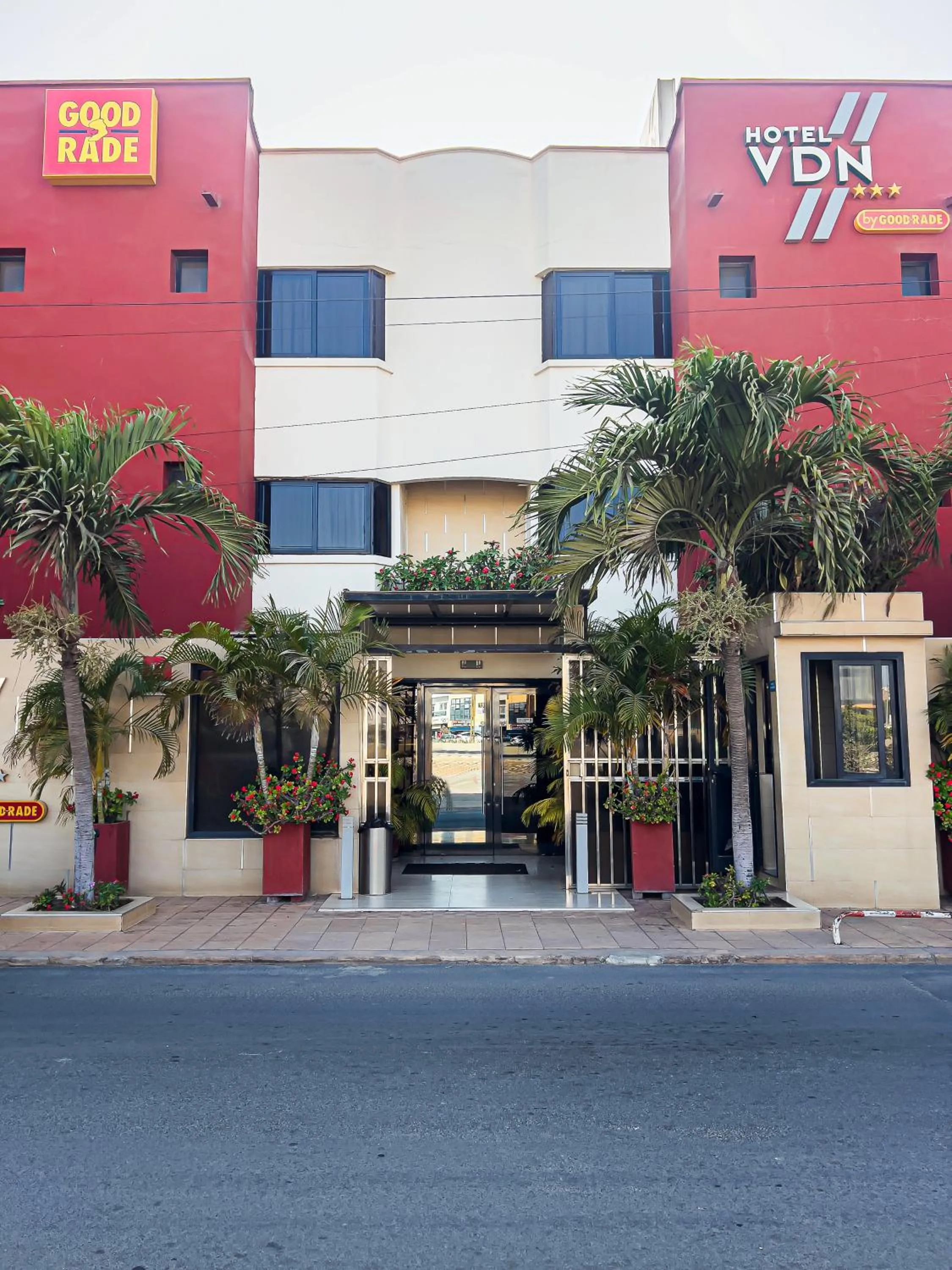 Facade/entrance in Hotel VDN by Good Rade