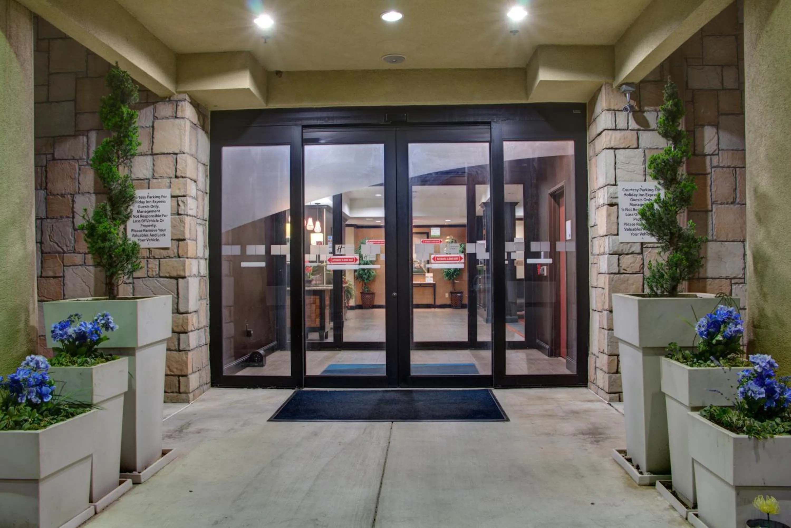 Property building in Holiday Inn Express Hotel & Suites Paris by IHG