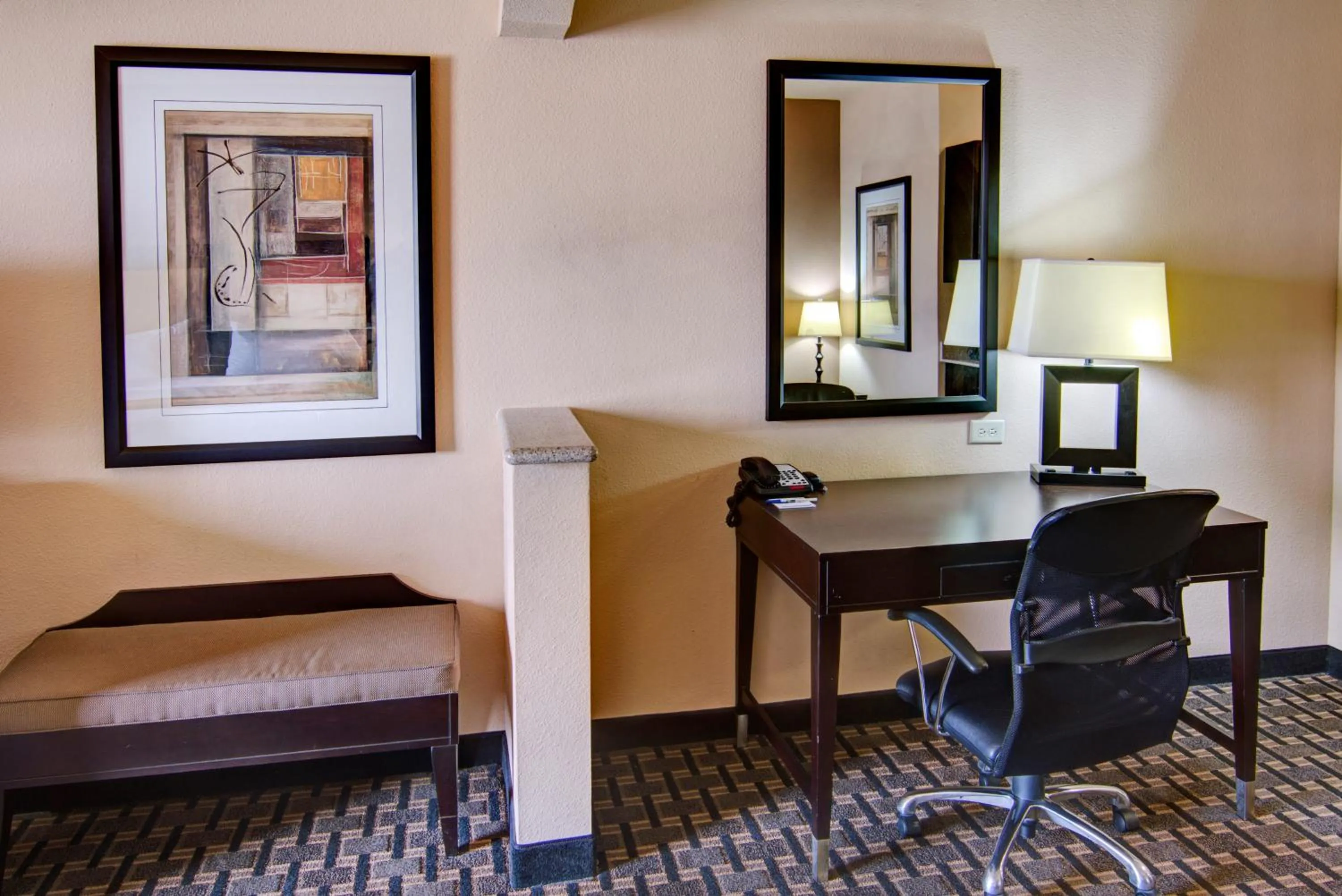 Photo of the whole room in Holiday Inn Express Hotel & Suites Paris by IHG