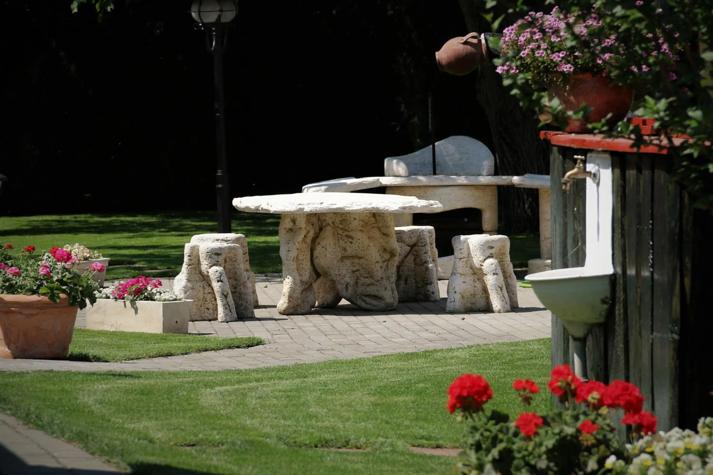 Garden in Halász Airport Panzio