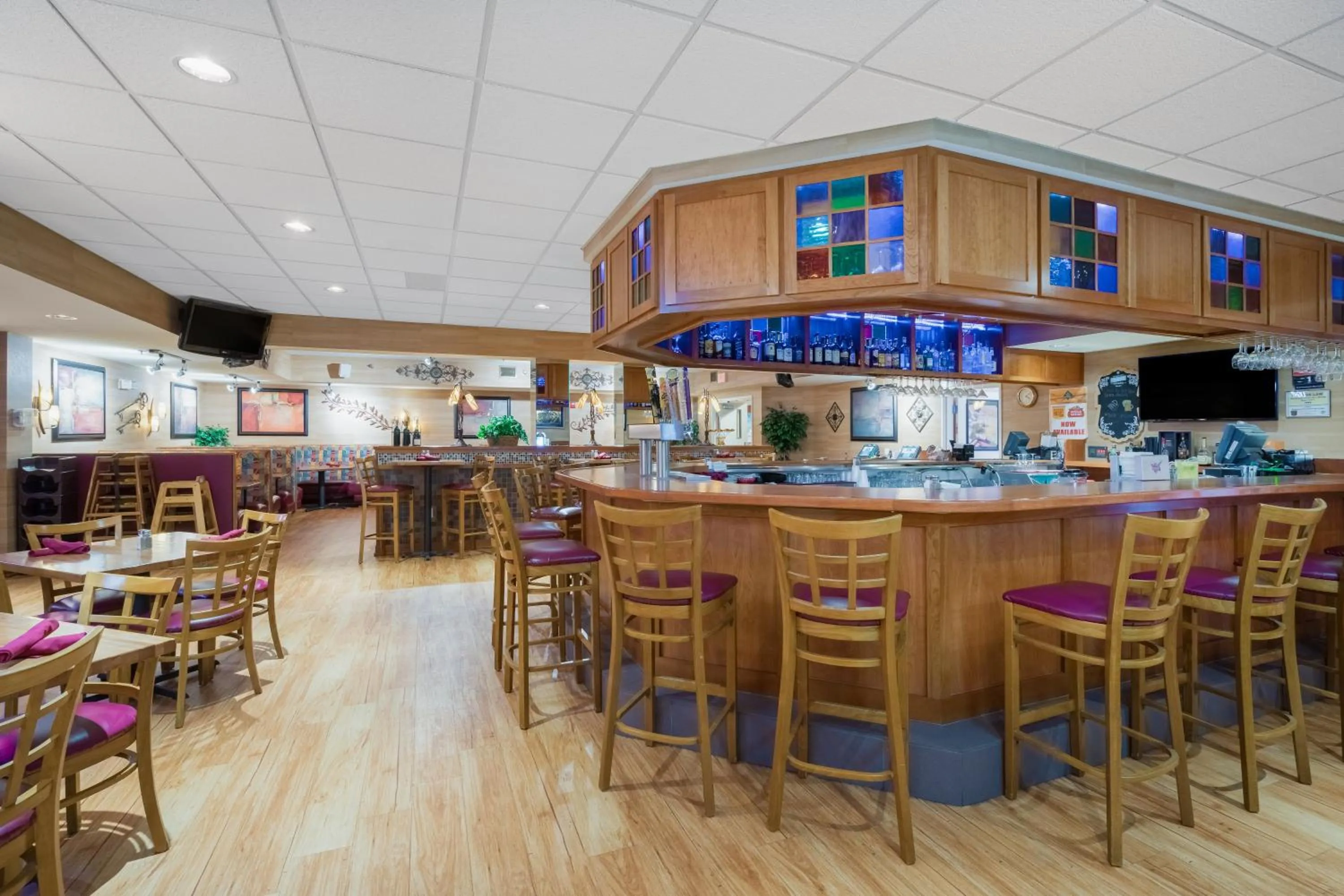 Lounge or bar in Wyndham Garden Otsego-Minneapolis