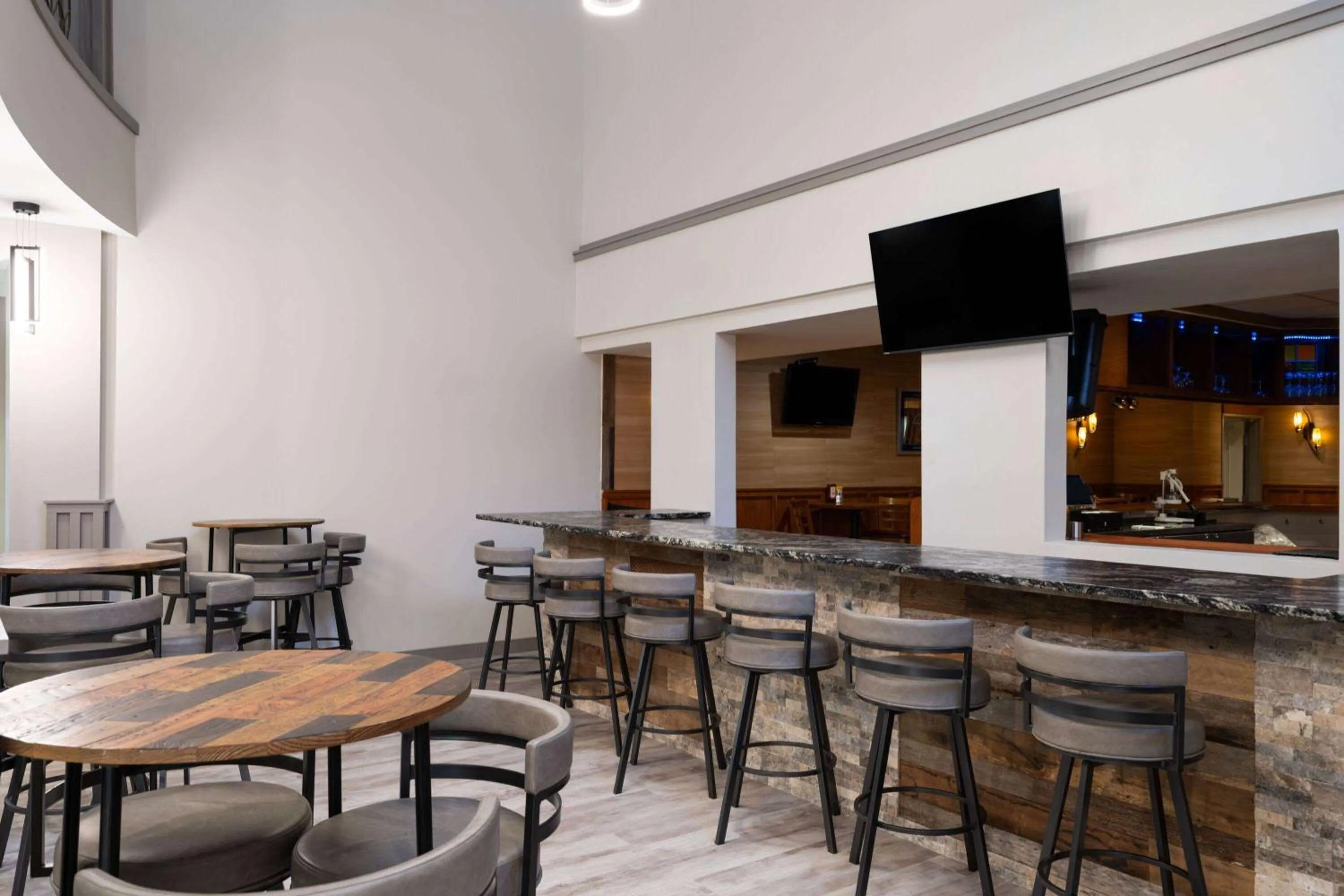 Restaurant/places to eat in Wyndham Garden Otsego-Minneapolis