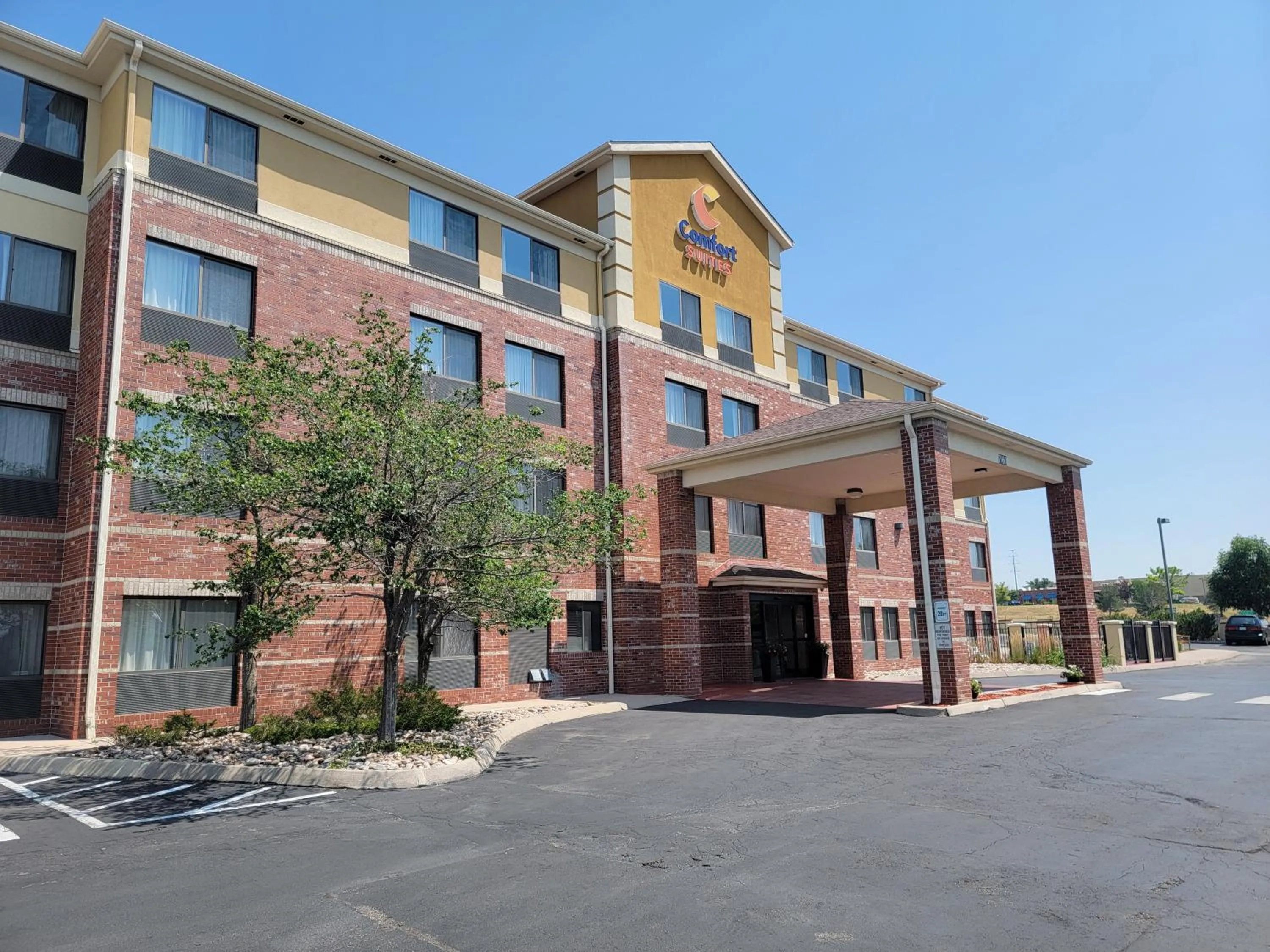 Property building in Comfort Suites Highlands Ranch Denver Tech Center Area