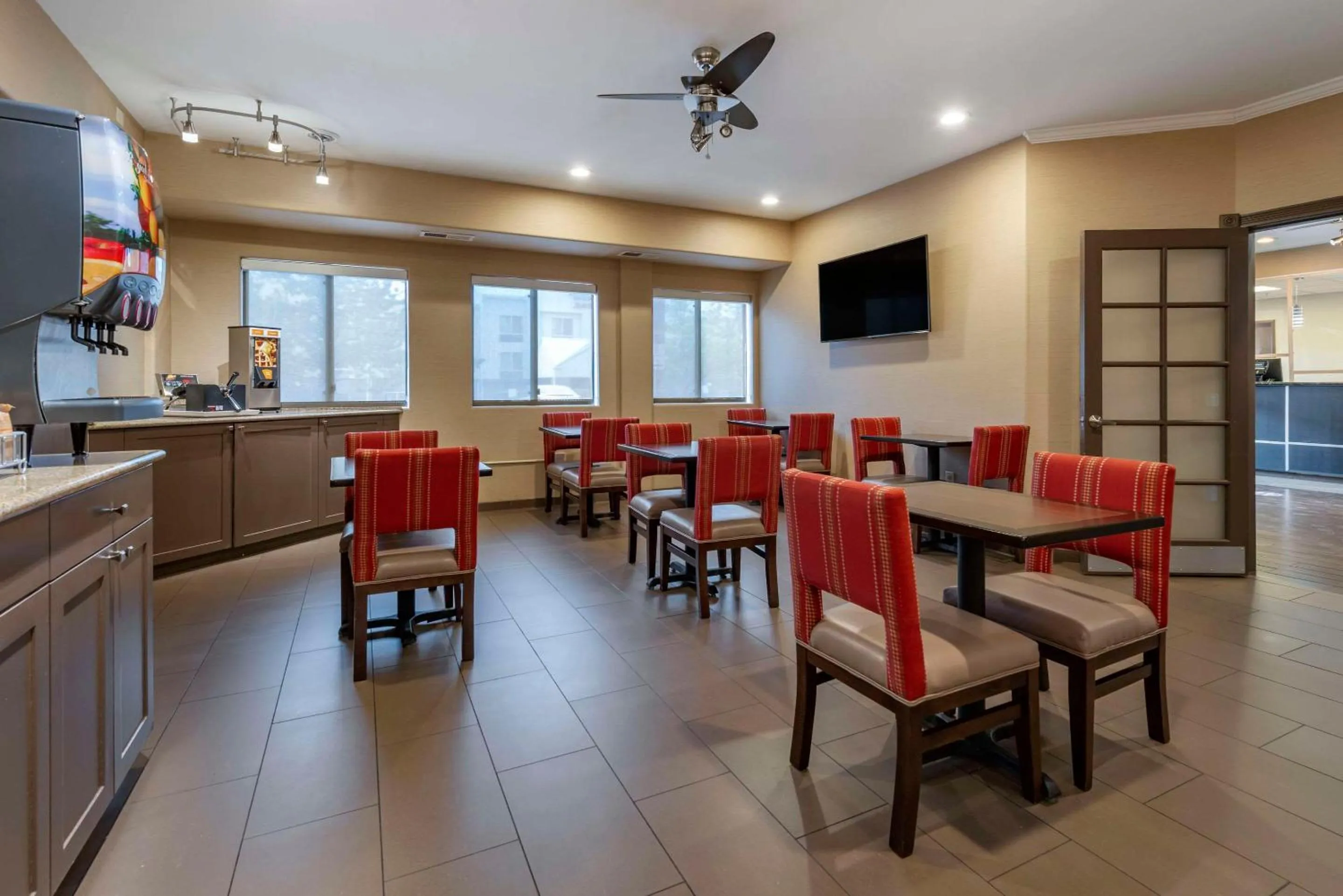 Breakfast in Comfort Suites Highlands Ranch Denver Tech Center Area