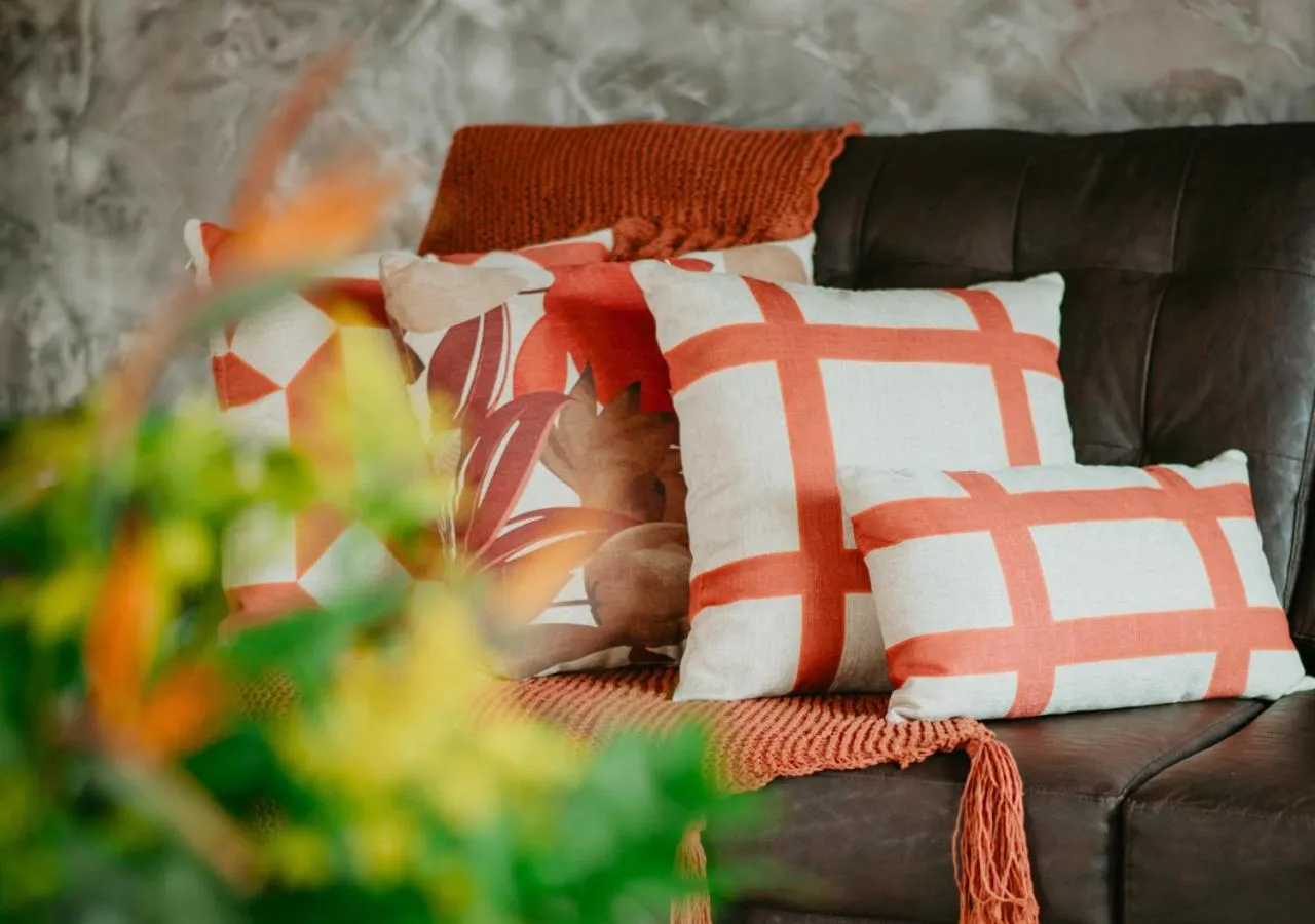 Seating area in Hotel Chalé Capitólio