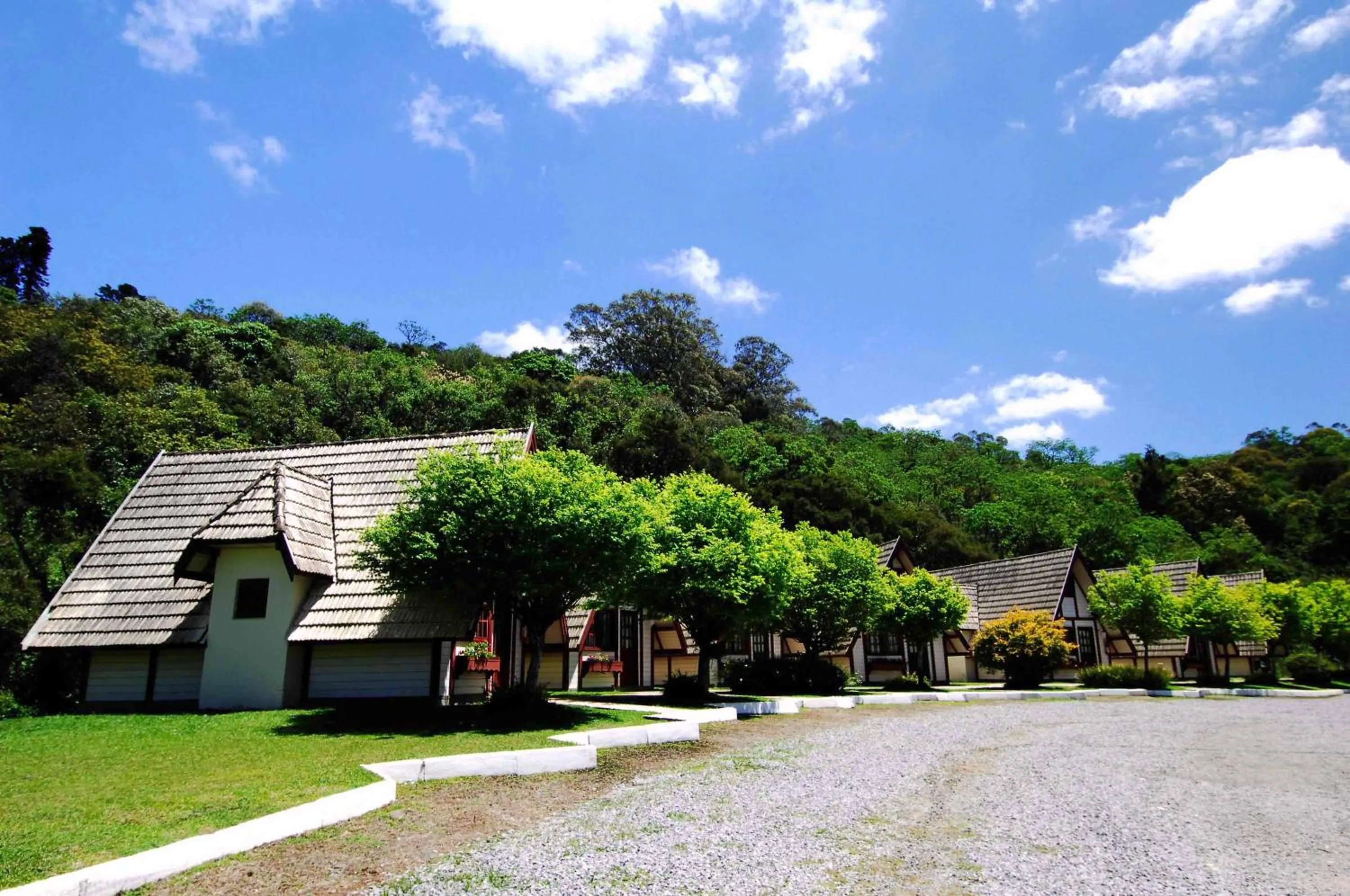 Property building in Hotel Pousada das Flores