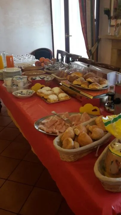 Continental breakfast in Hotel La Loggia