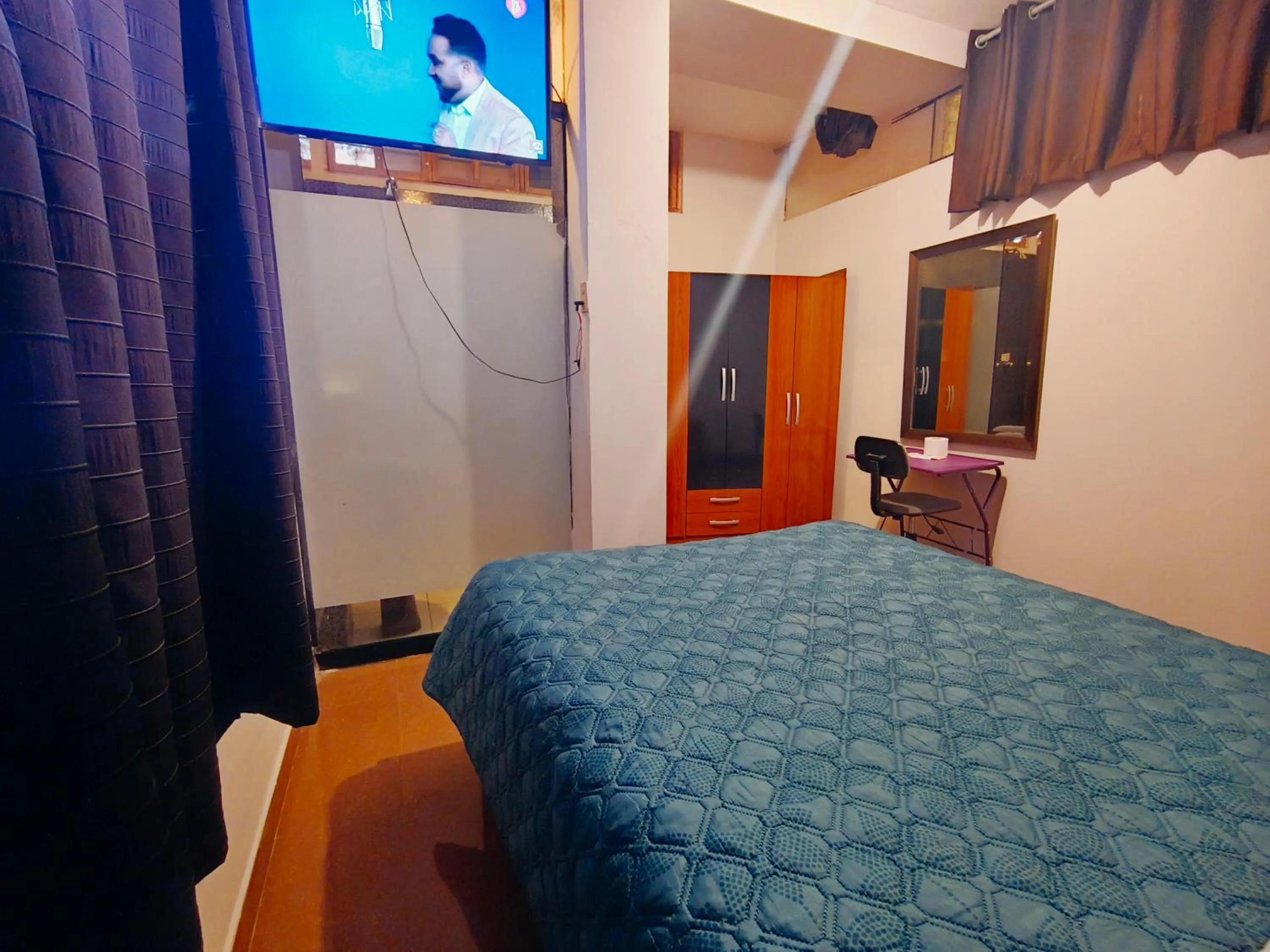 Bed in Hotel California Calca