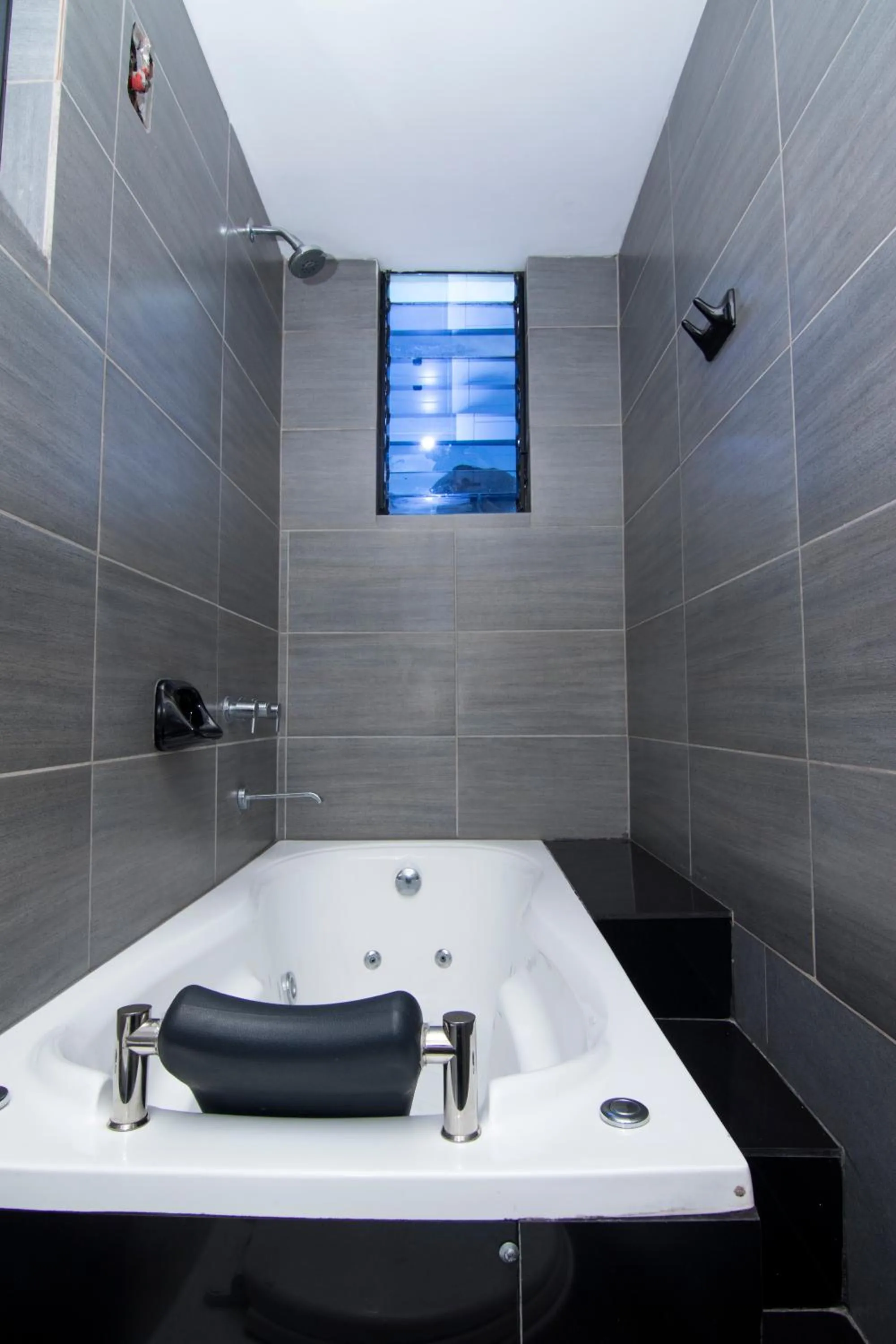 Massage in Hotel California Calca