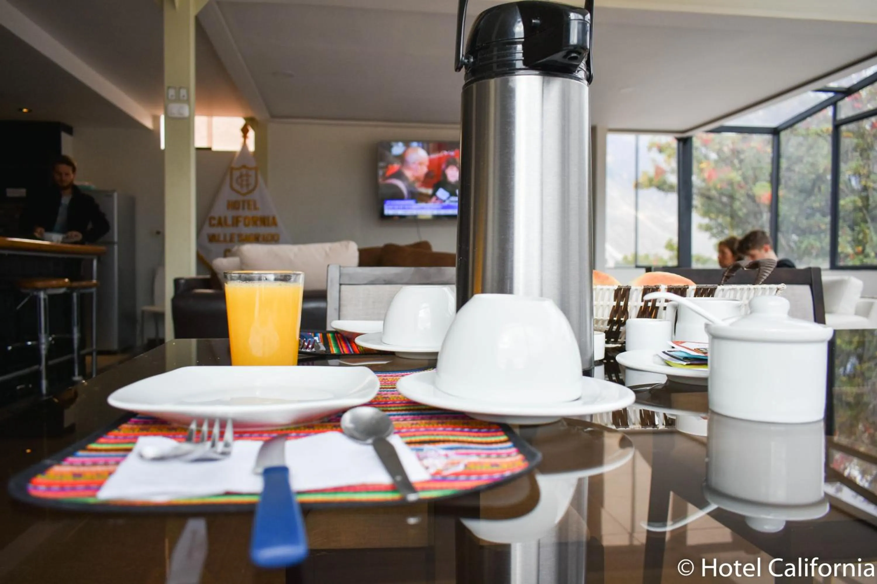 Dining area in Hotel California Calca