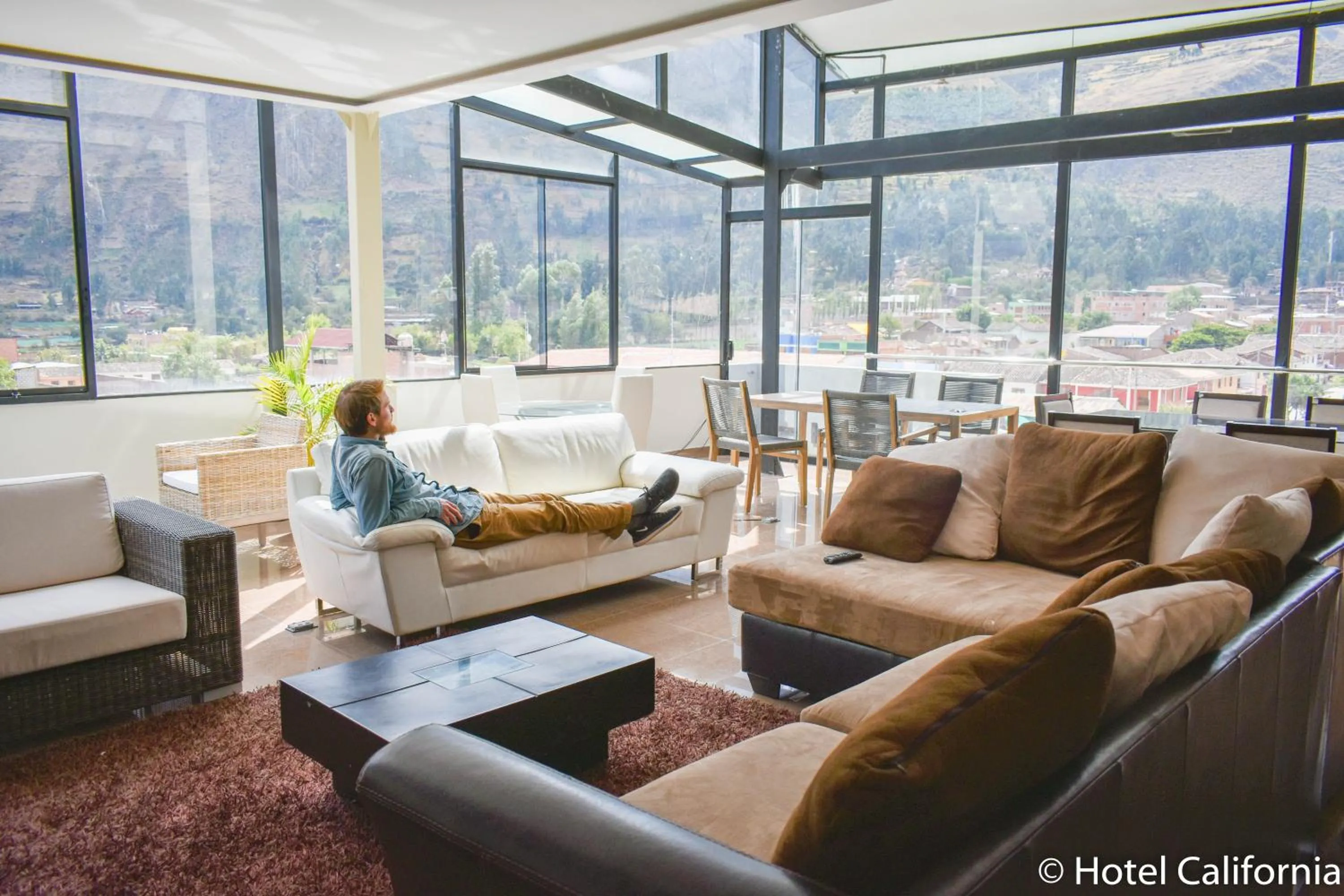 Living room in Hotel California Calca