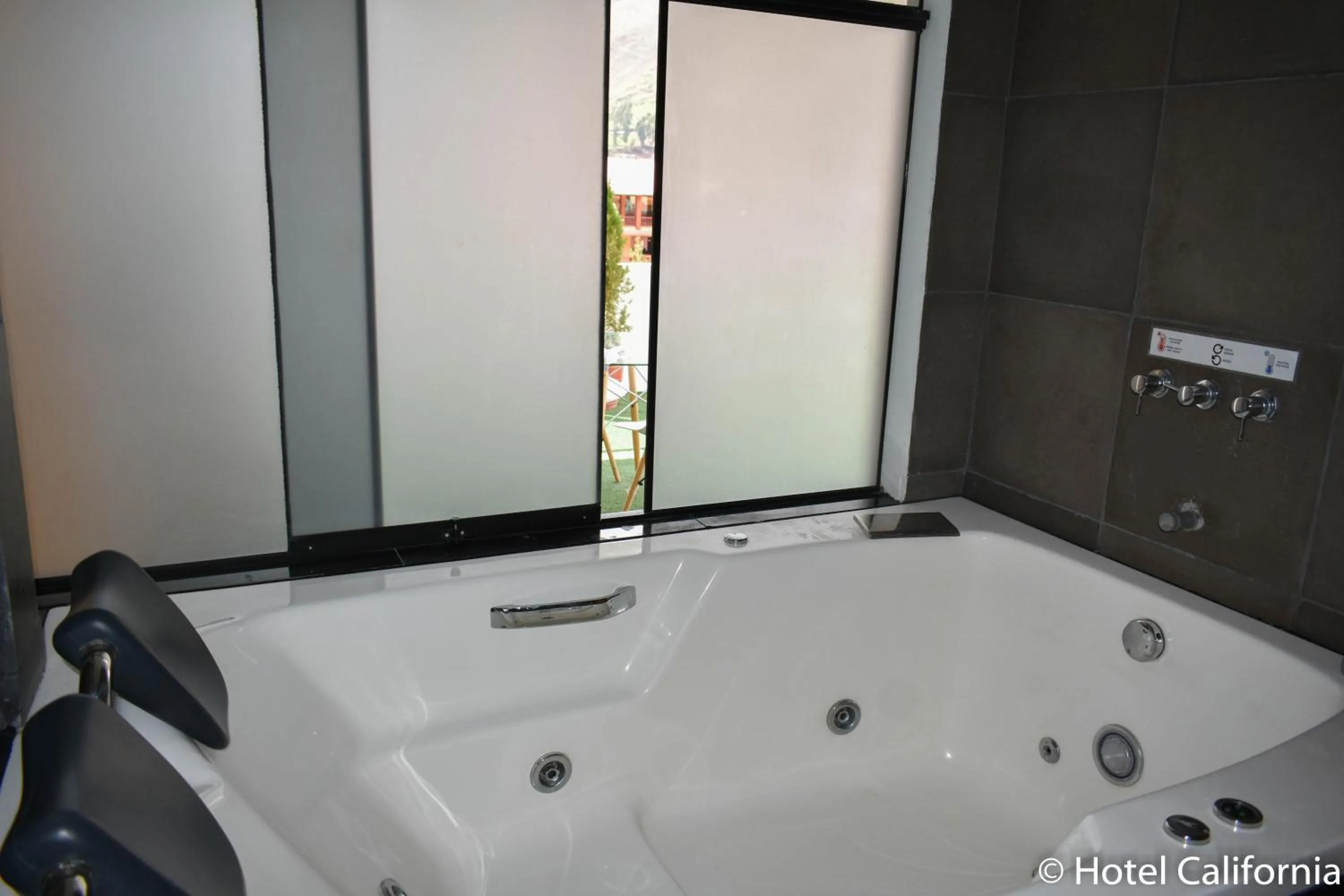 Massage in Hotel California Calca