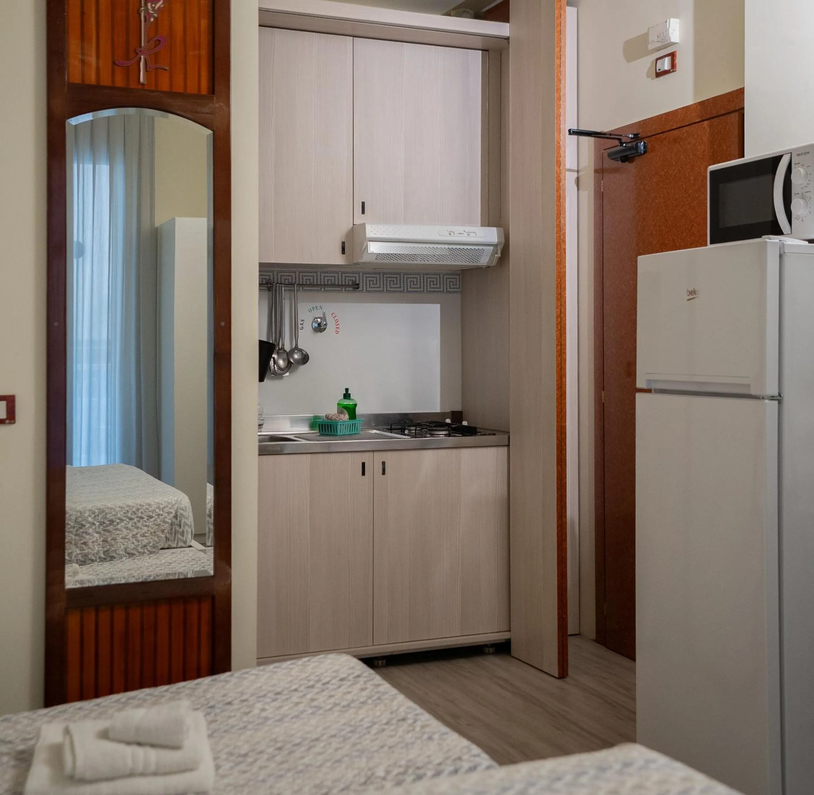 Kitchen or kitchenette, Bed in Residence Rosa