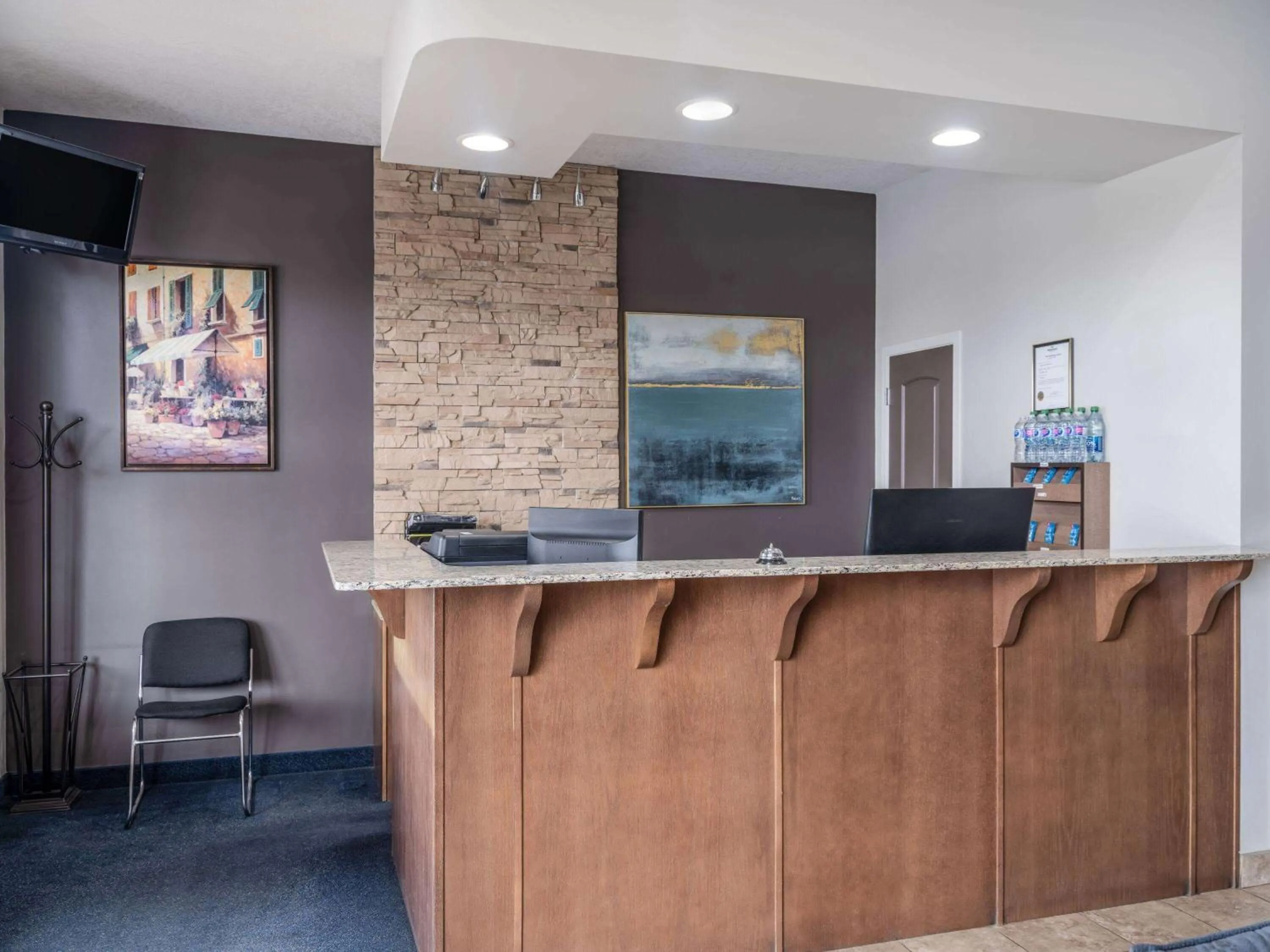 Lobby or reception in Travelodge by Wyndham Wetaskiwin