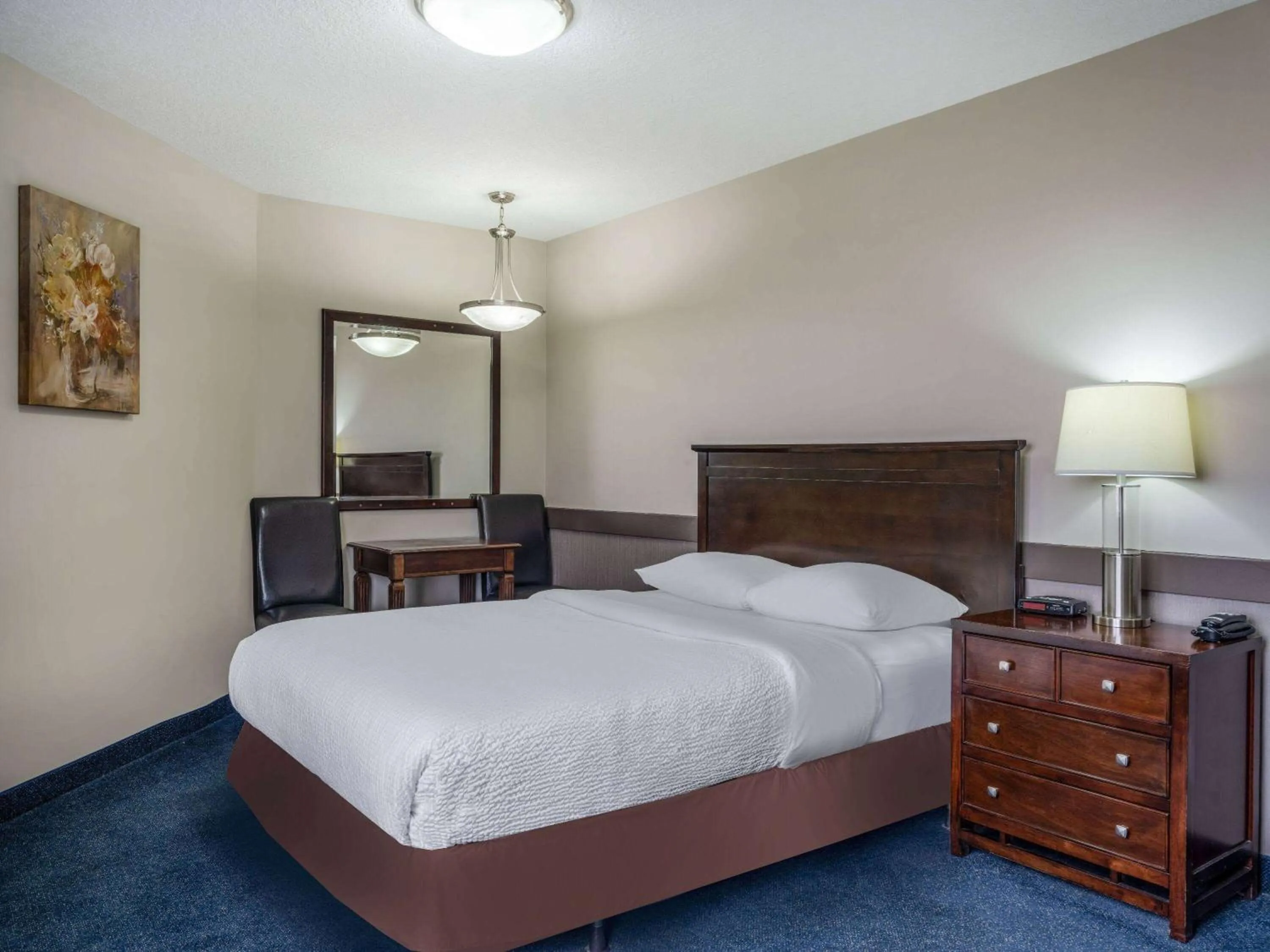 Photo of the whole room, Bed in Travelodge by Wyndham Wetaskiwin