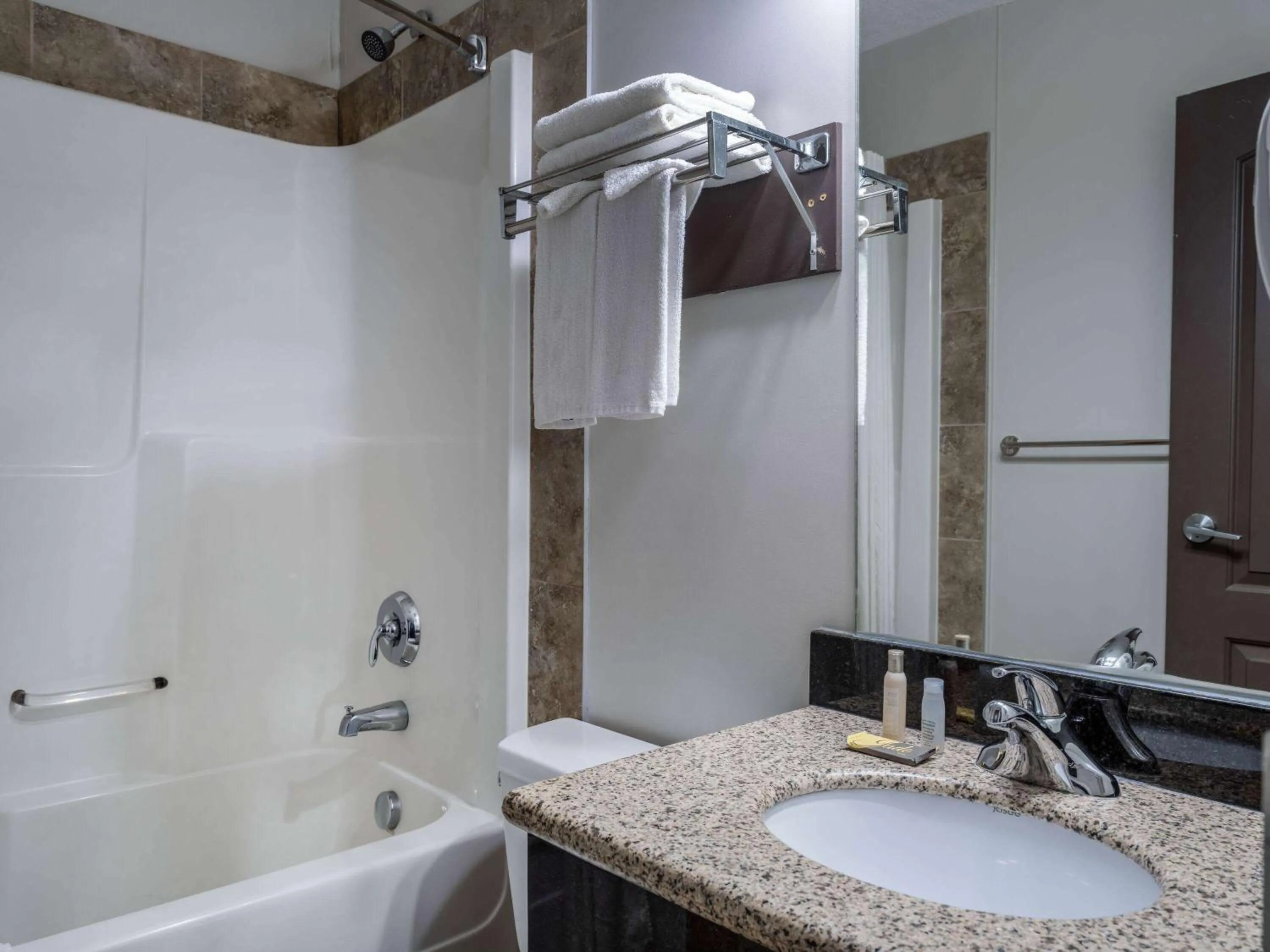 TV and multimedia in Travelodge by Wyndham Wetaskiwin