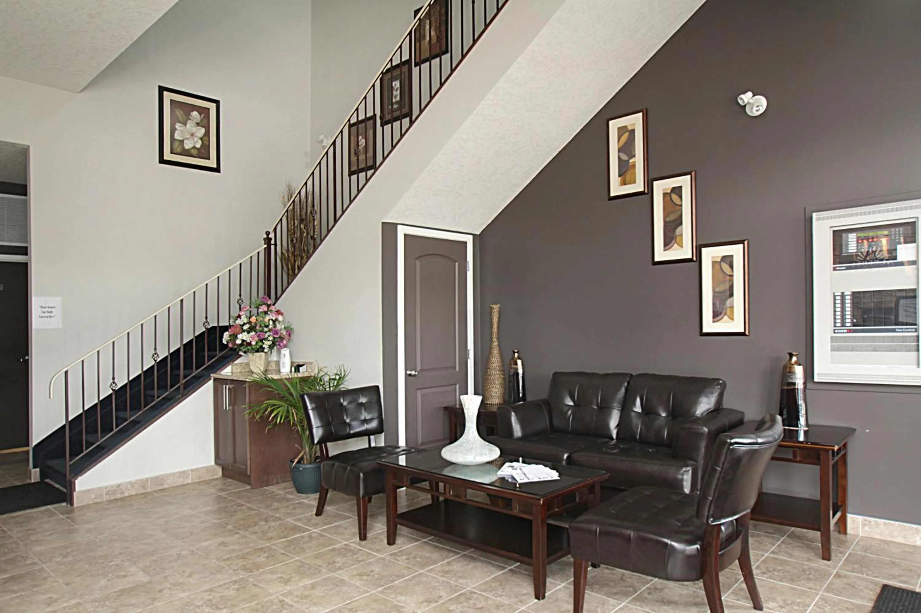 Lobby or reception in Travelodge by Wyndham Wetaskiwin