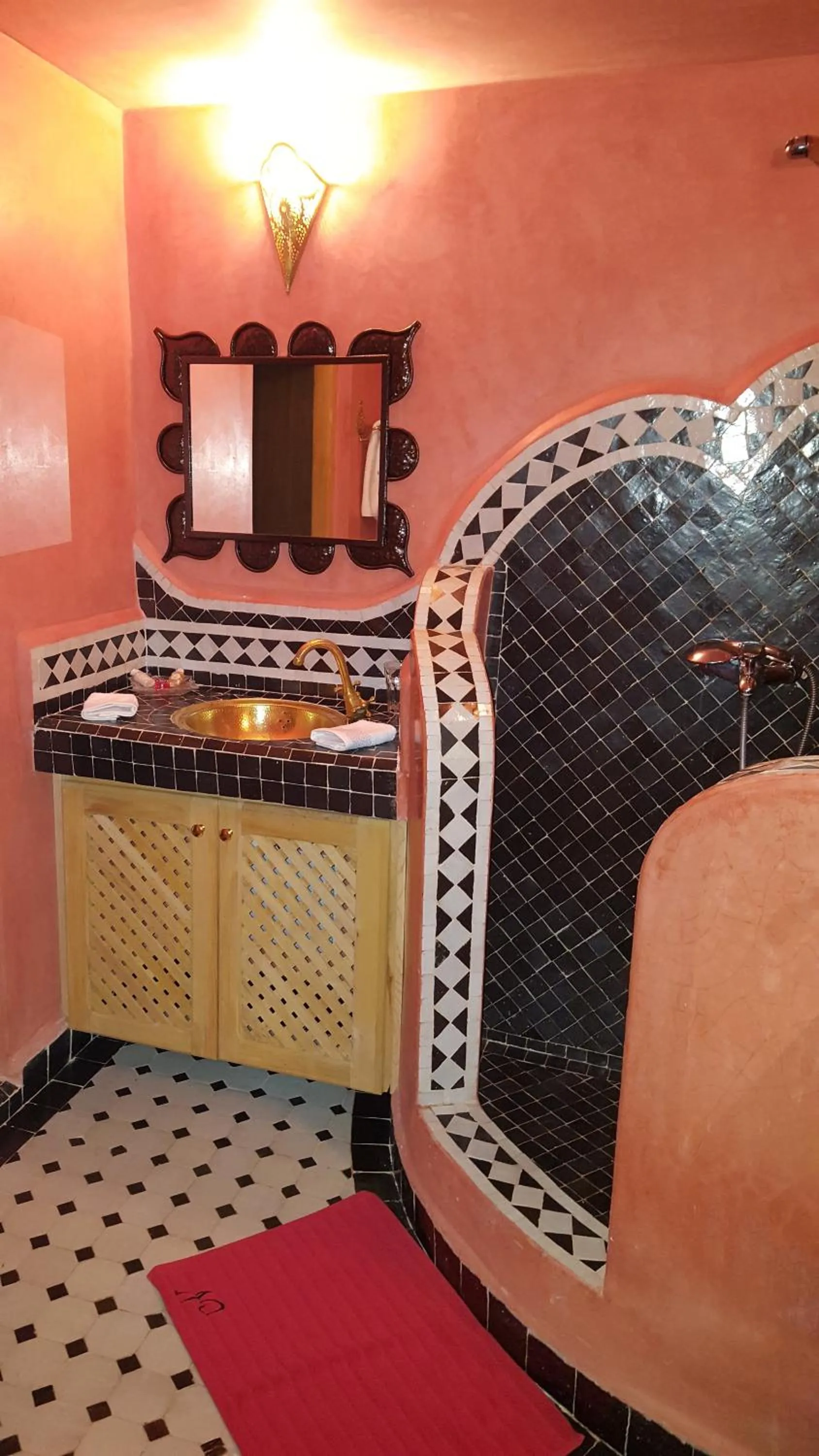 Shower in Dar Nour Fes