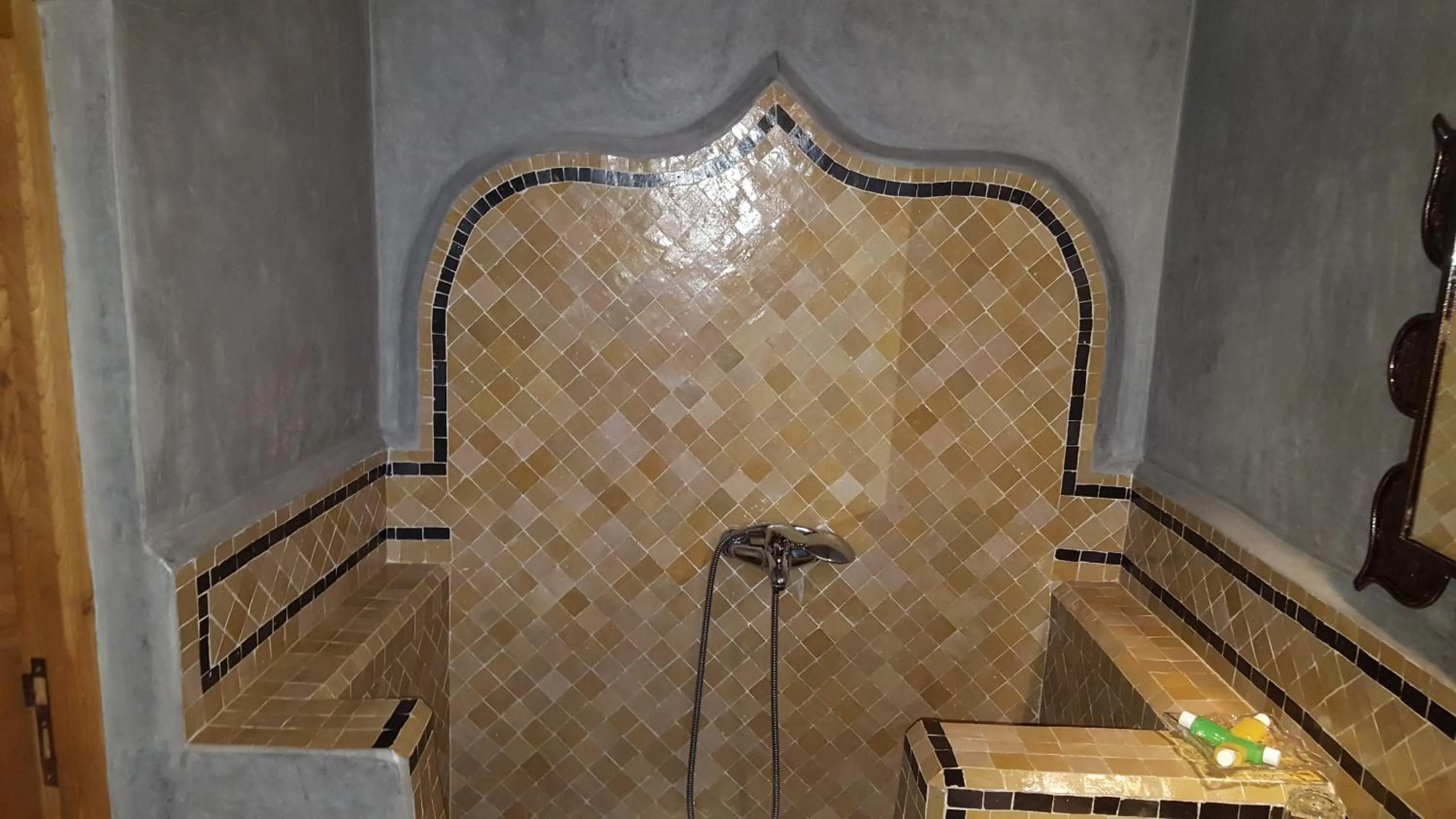 Shower in Dar Nour Fes