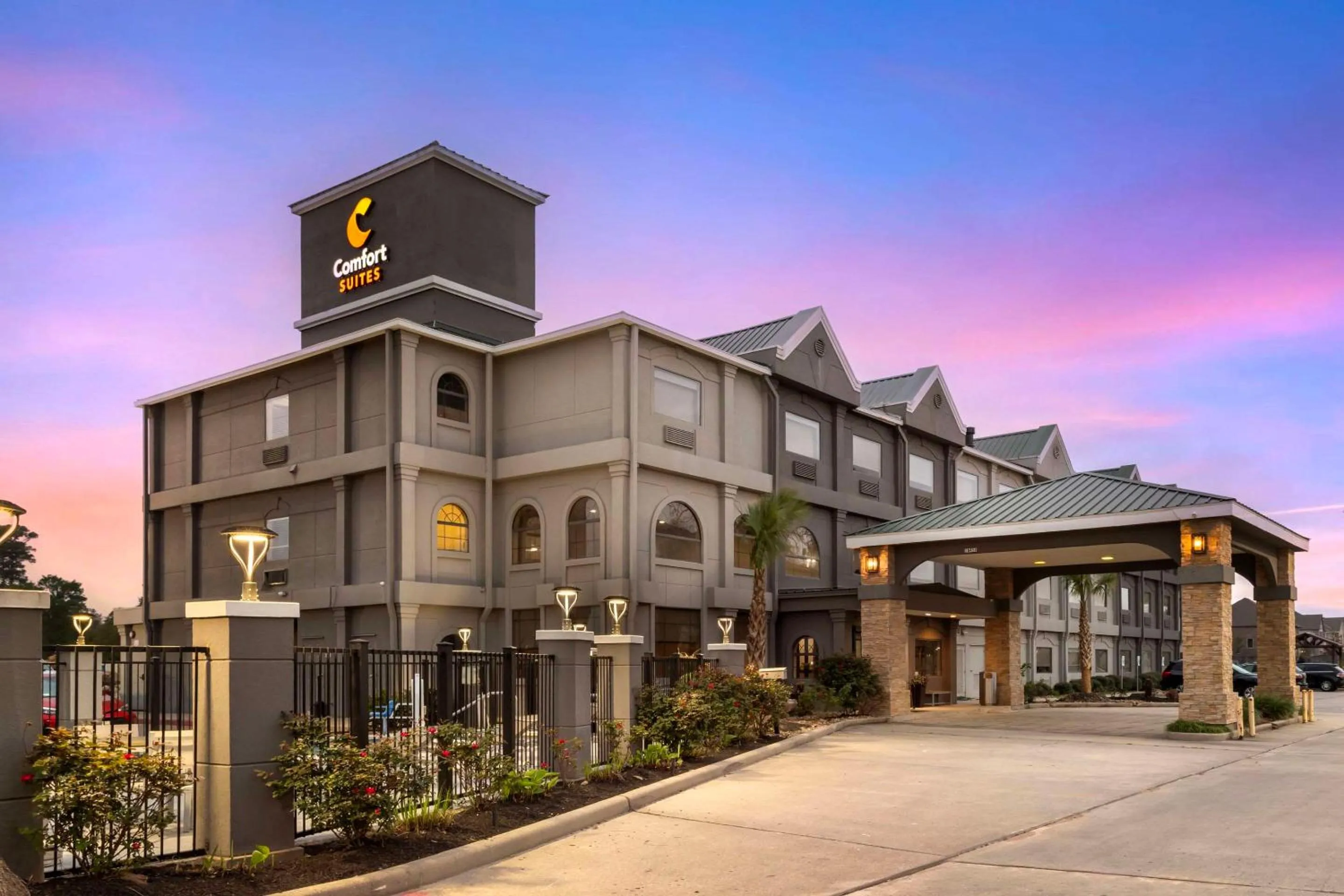 Property building in Comfort Suites Shenandoah-The Woodlands