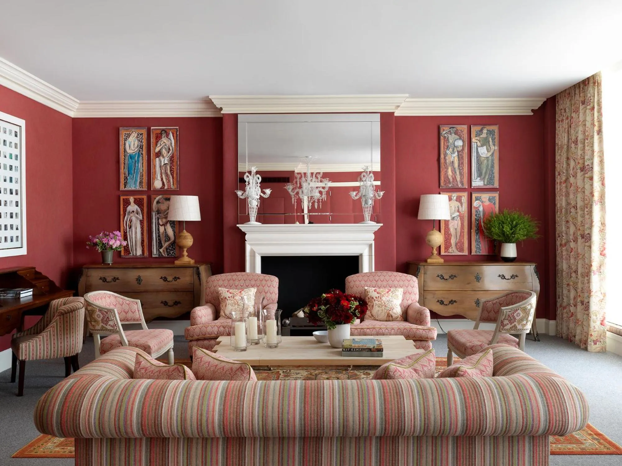 Living room in Crosby Street Hotel