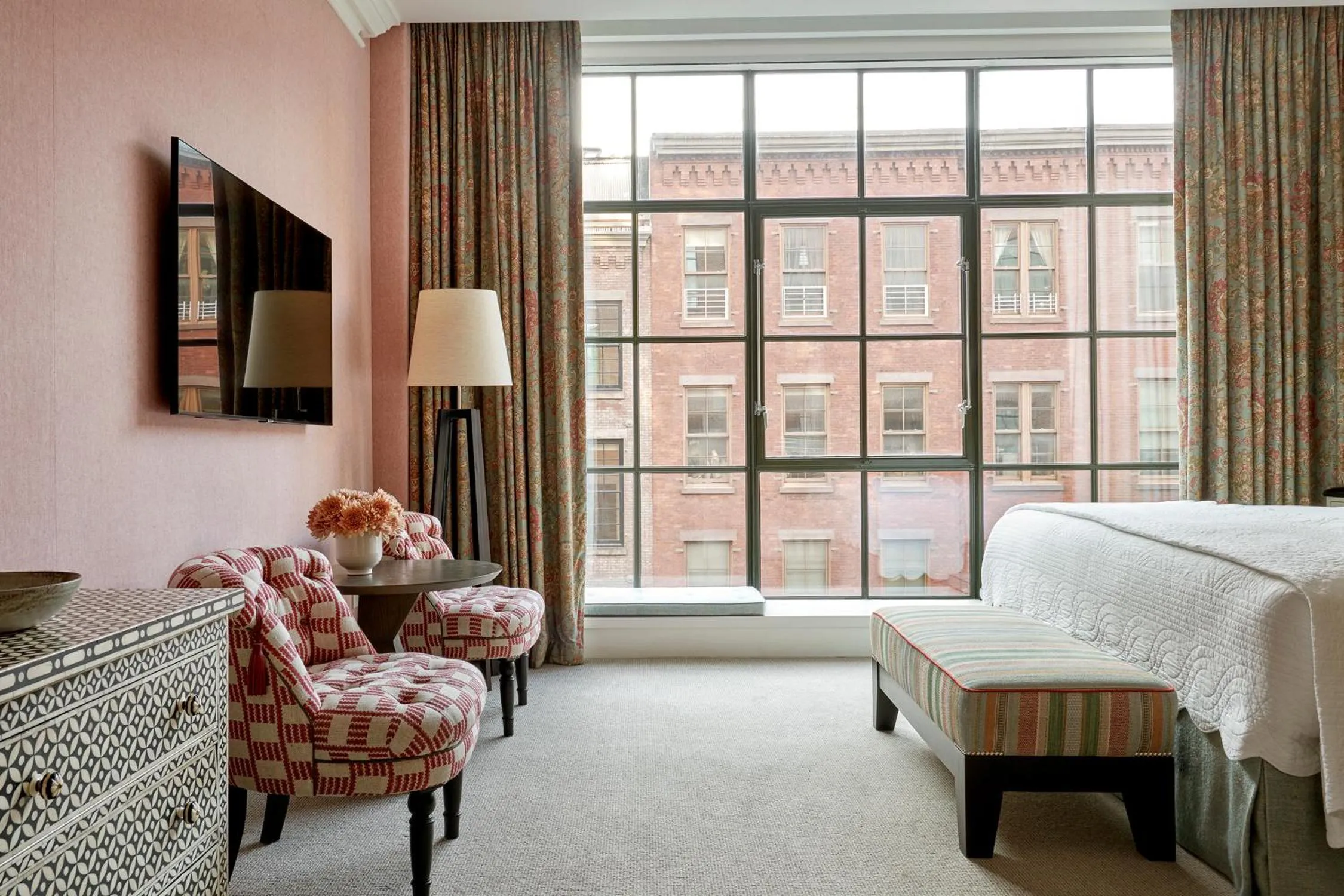 Bedroom, Bed in Crosby Street Hotel