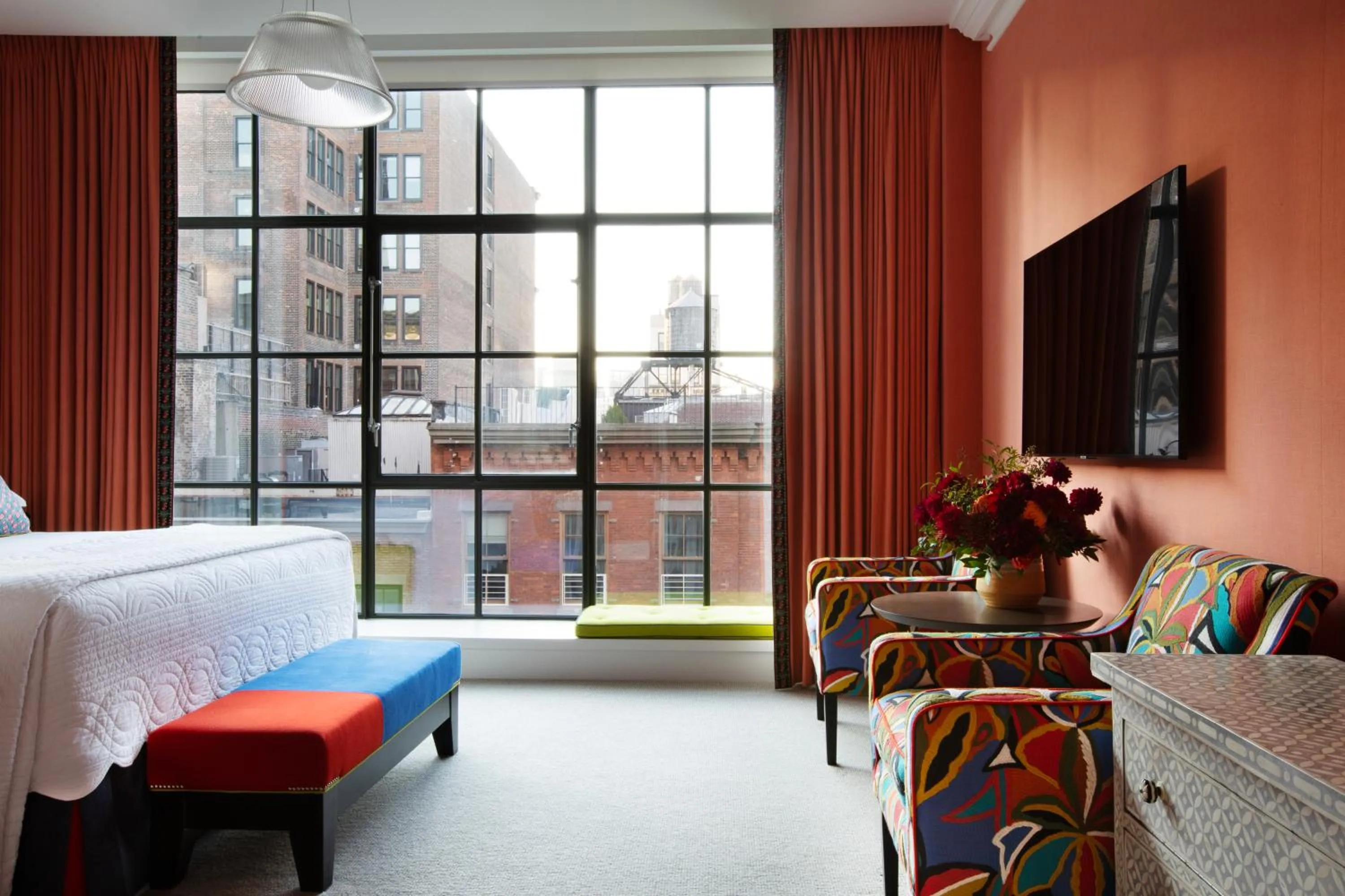 Communal lounge/ TV room, Bed in Crosby Street Hotel