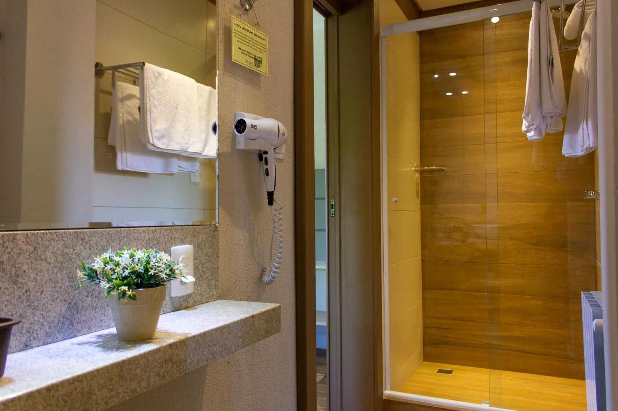 Bathroom in Hotel Canto Verde