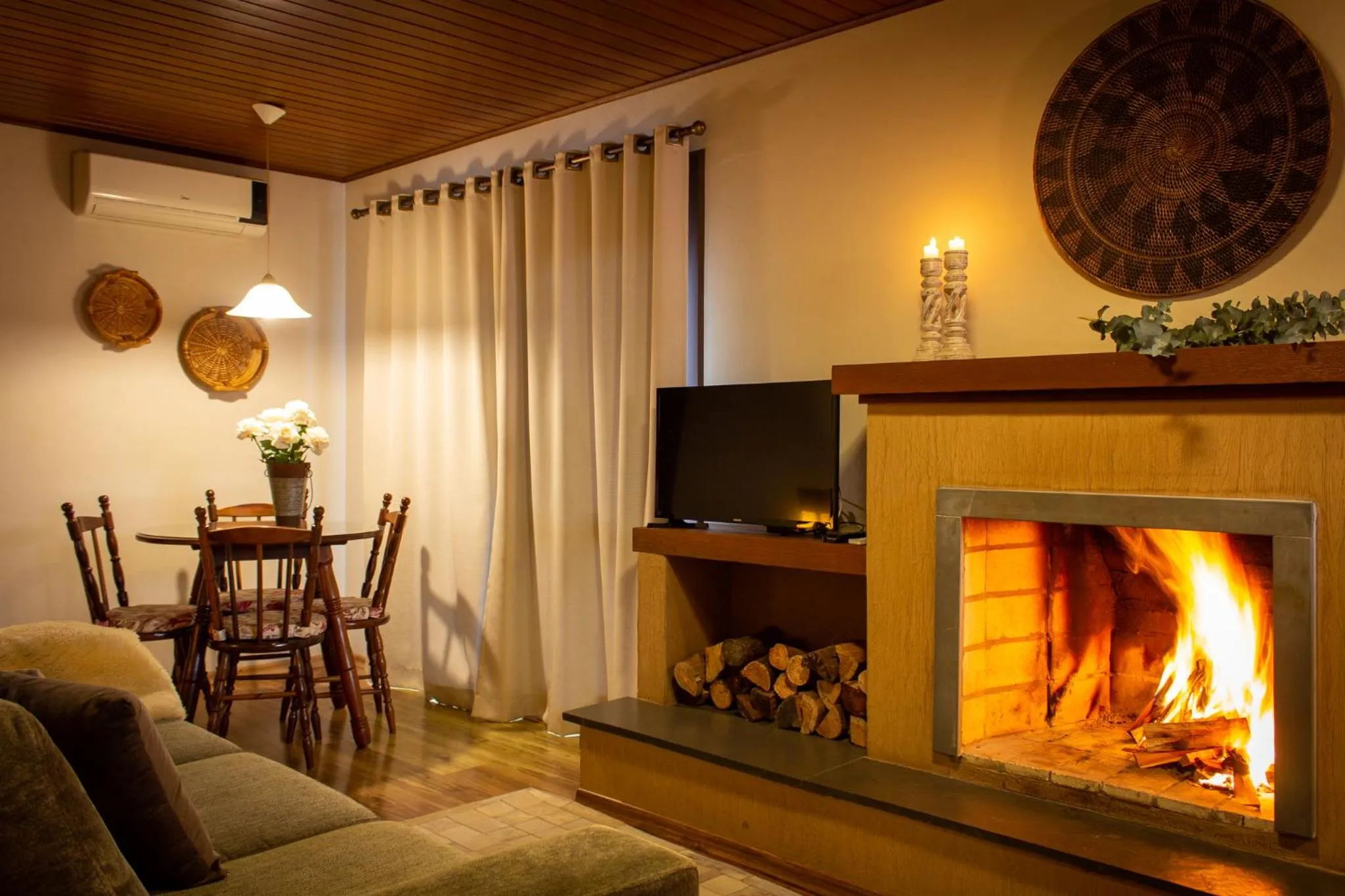 TV and multimedia in Hotel Canto Verde