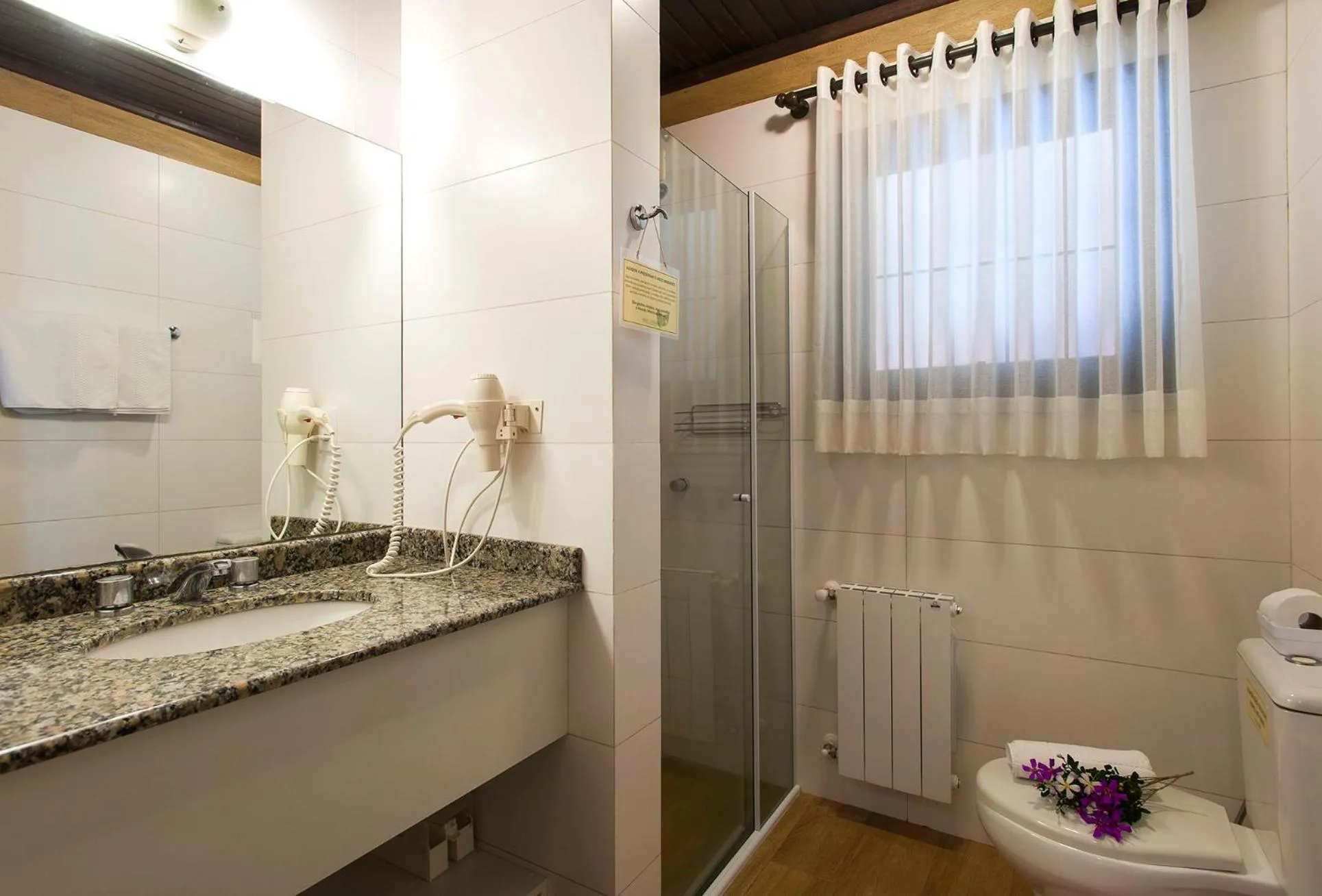 Bathroom in Hotel Canto Verde