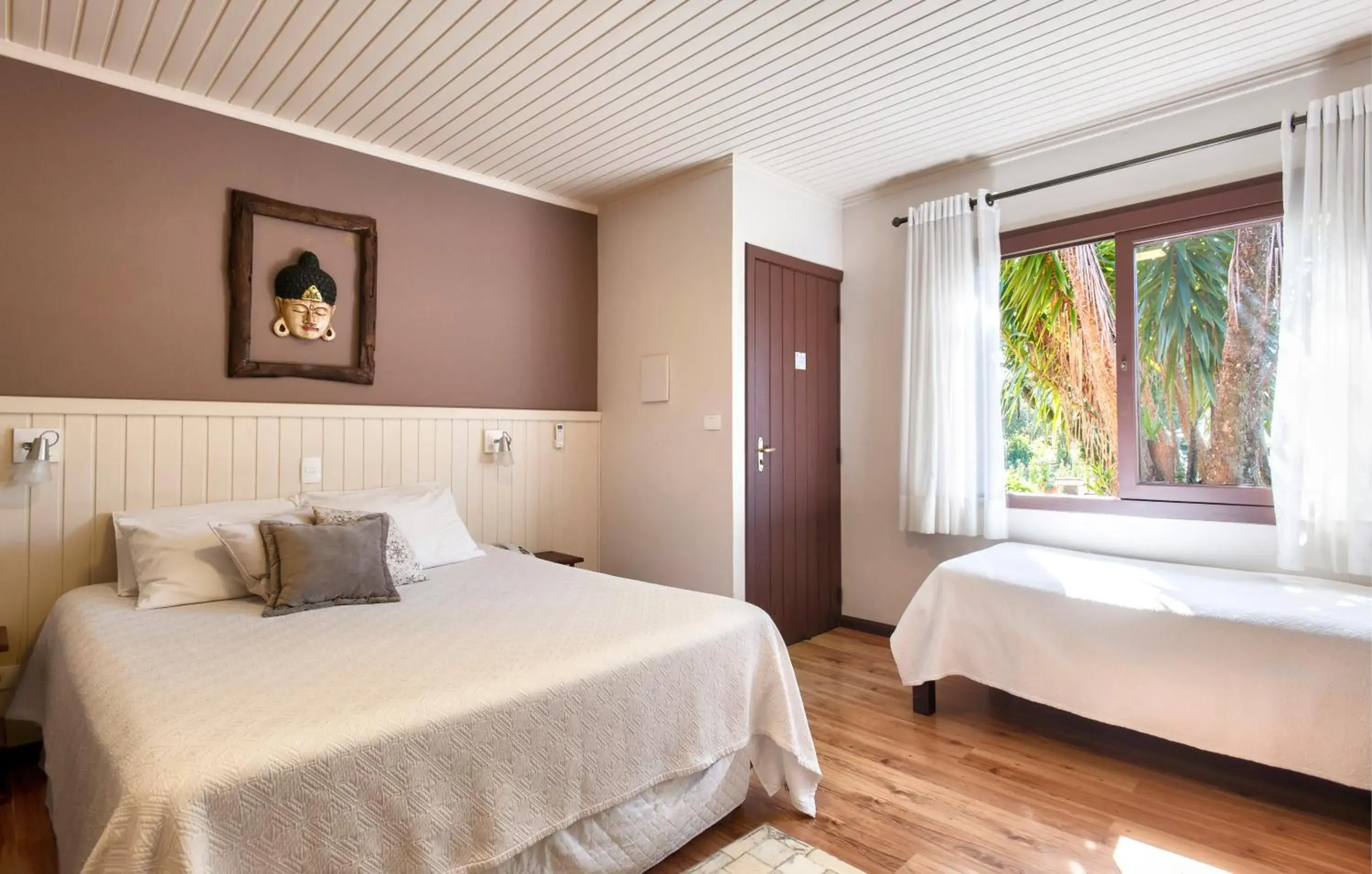 Chalé Serrano Triplo com lareira in Hotel Canto Verde Chalé Serrano Triplo com lareira in Hotel Canto Verde