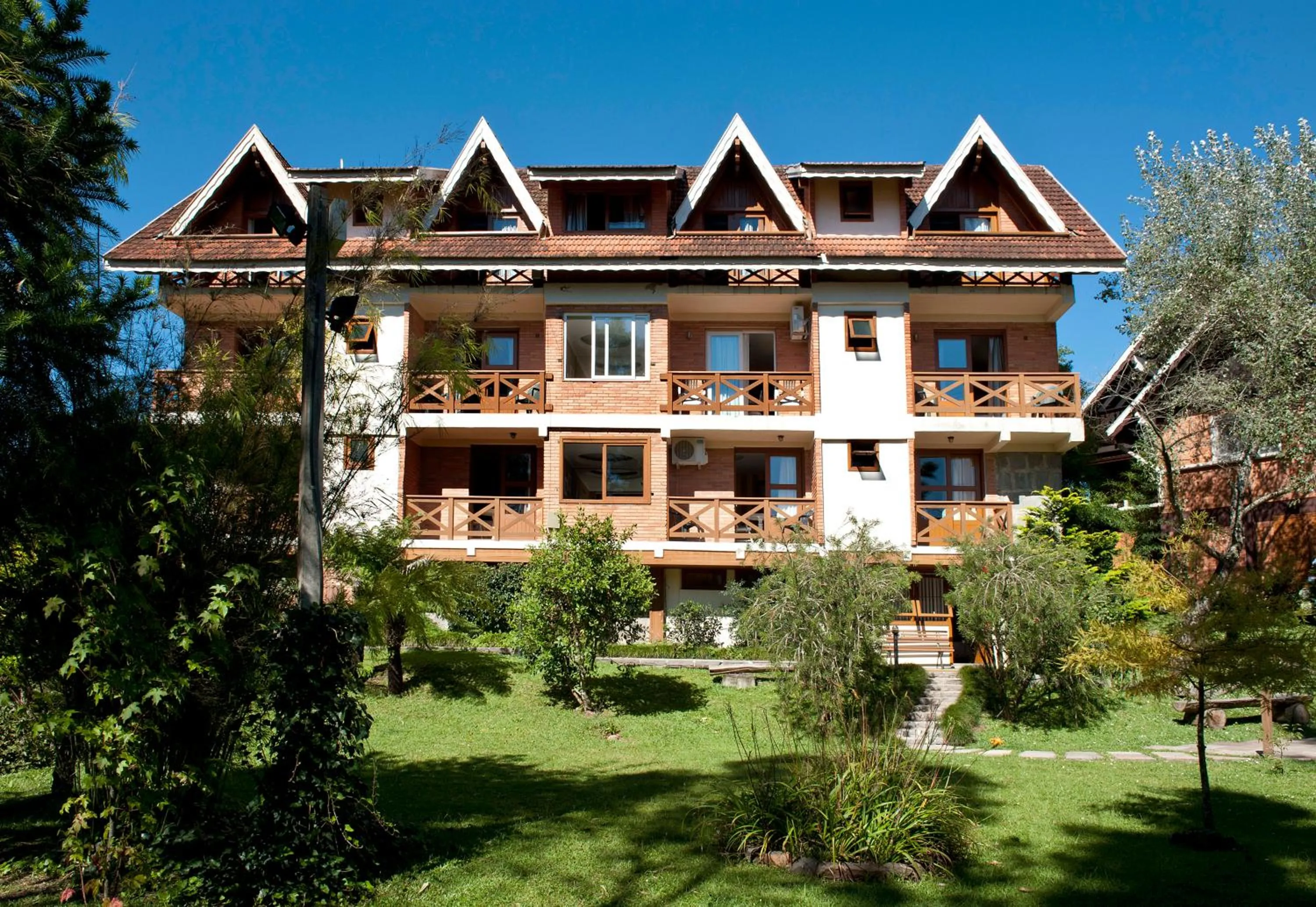 Property building in Hotel Canto Verde