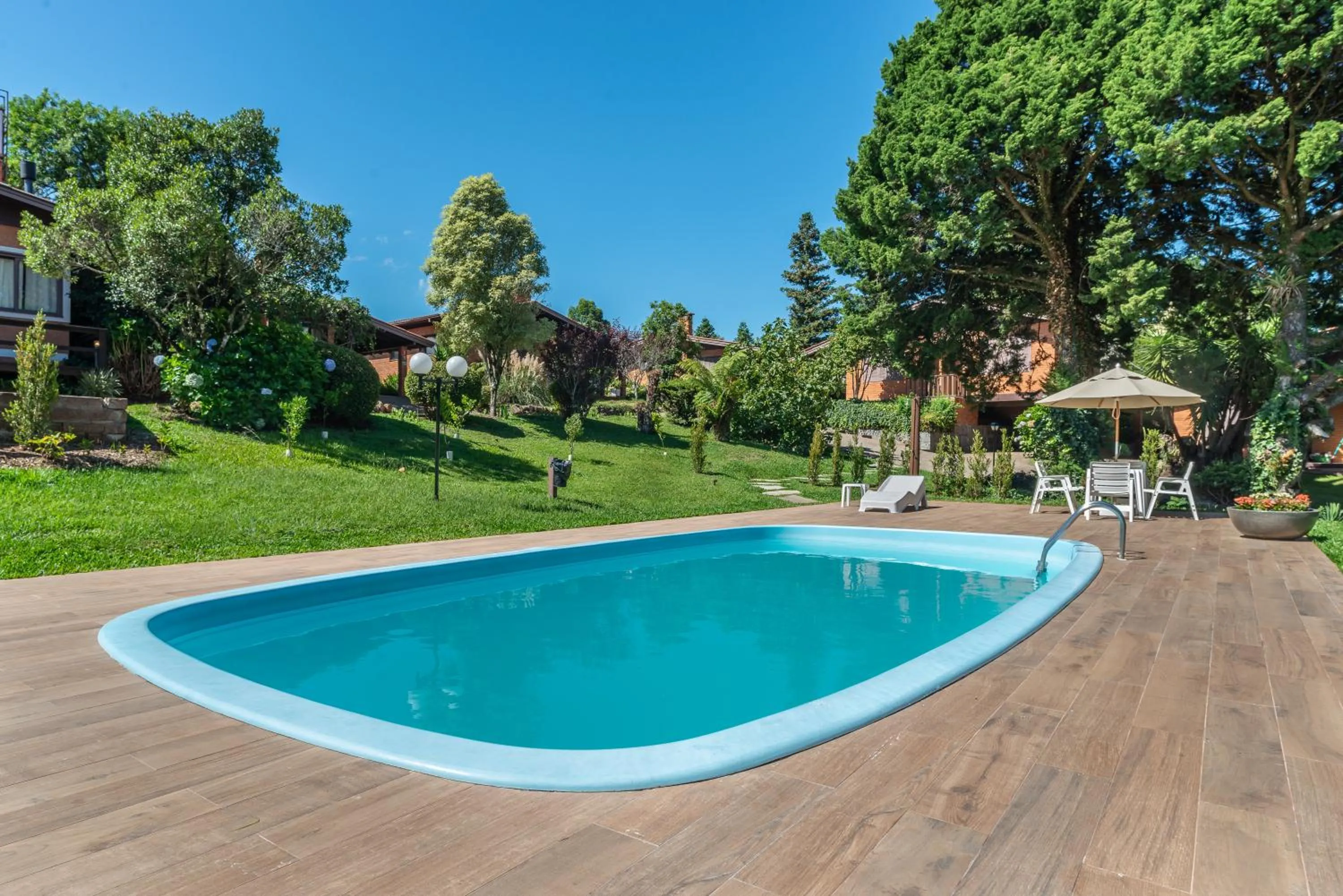 Swimming pool in Hotel Canto Verde