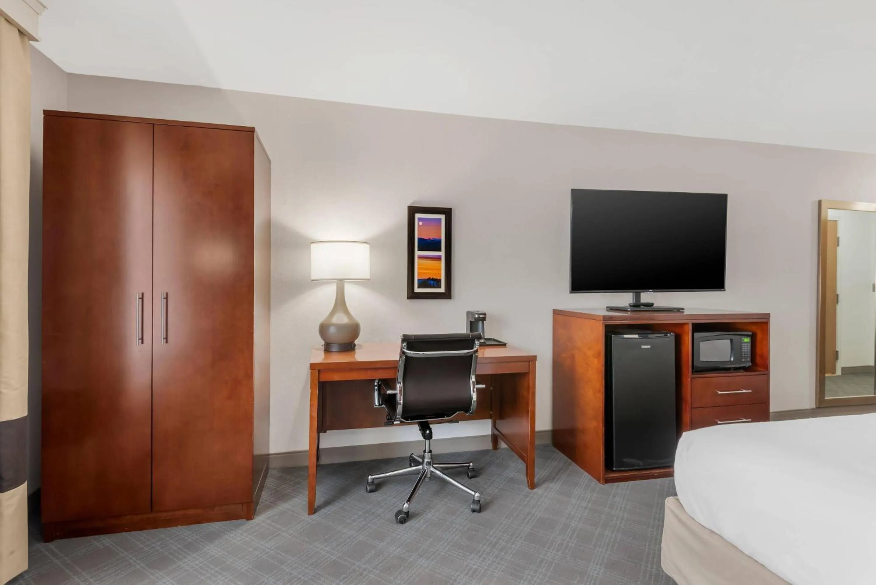 Bedroom, Bed in Comfort Inn & Suites Rifle