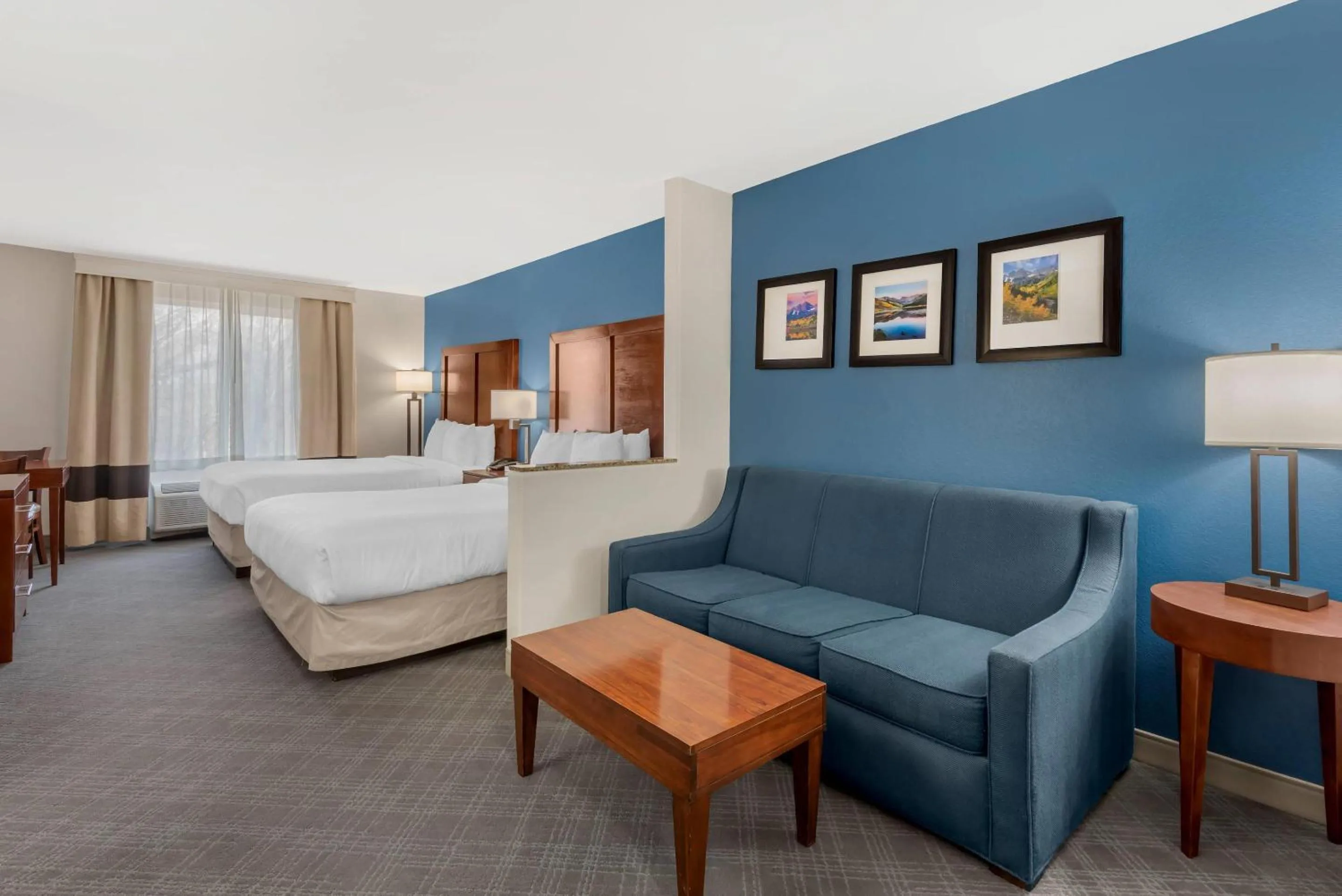 Bedroom, Bed in Comfort Inn & Suites Rifle