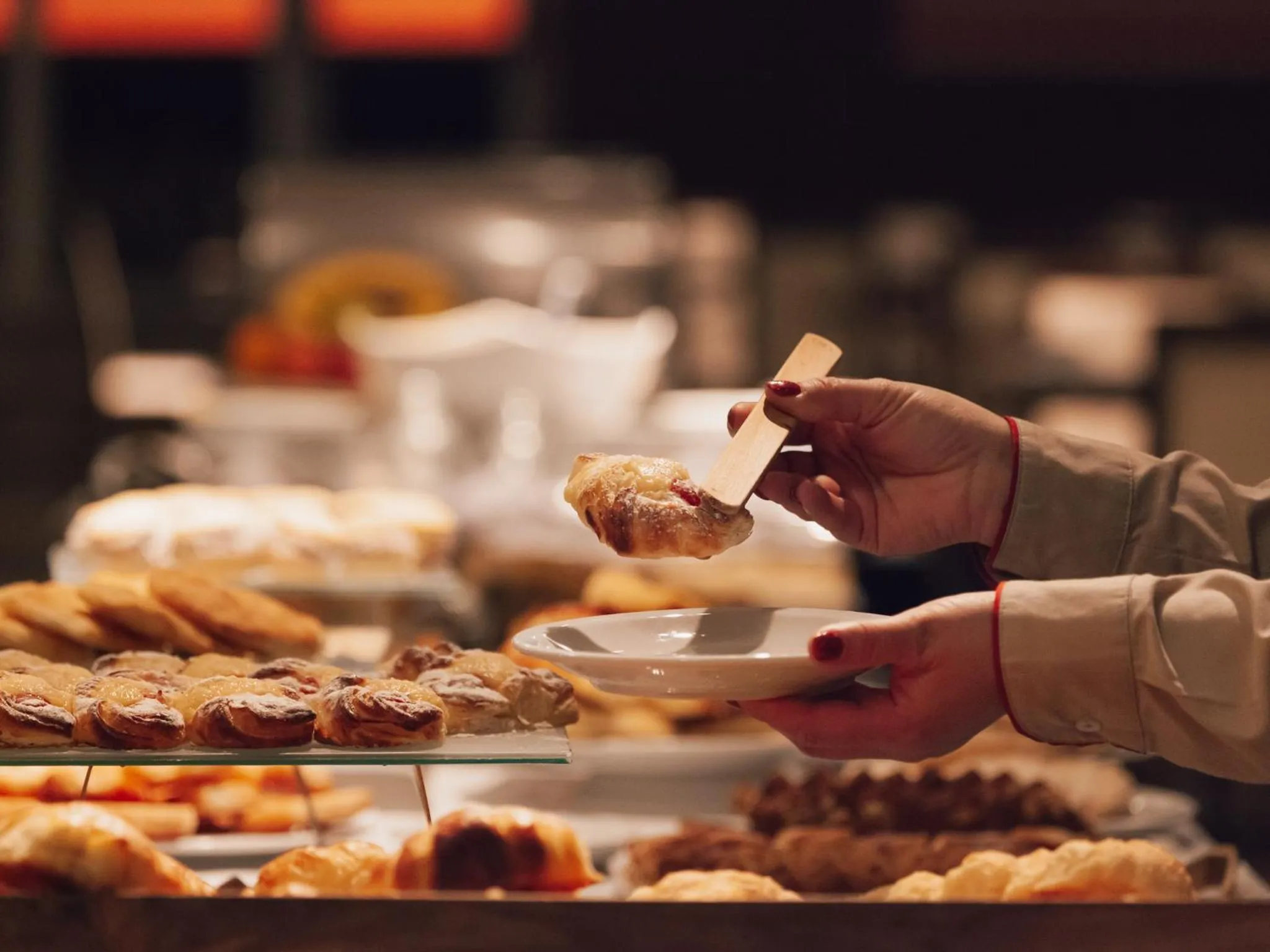 People in Rayentray Grand Hotel