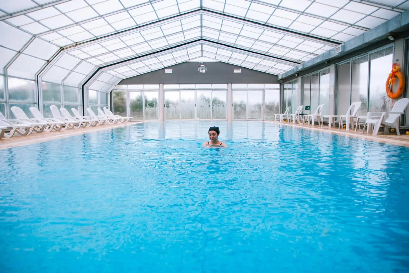 People in Rayentray Grand Hotel