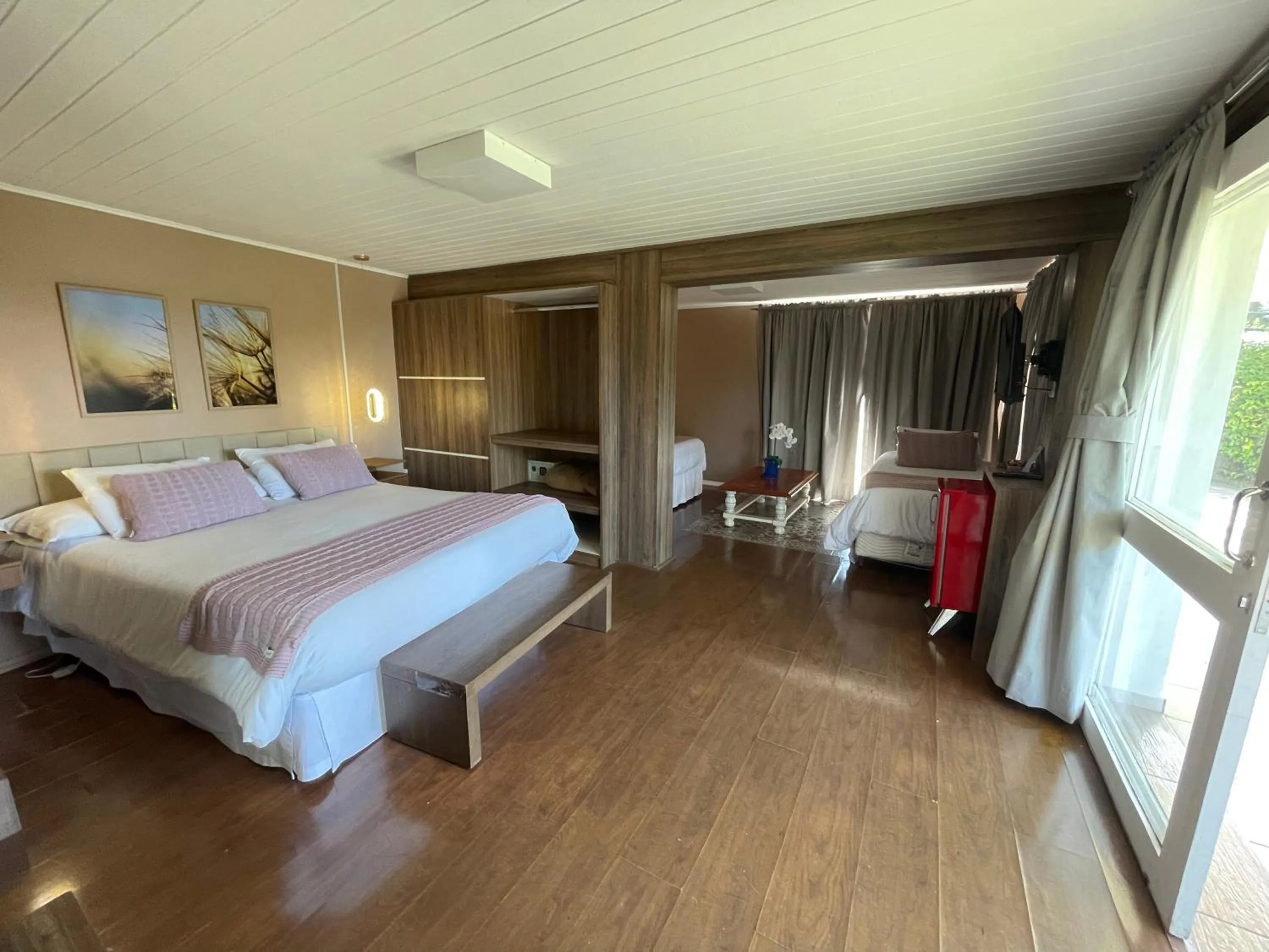 Triple Room with Balcony - single occupancy in Vila de Charme Suítes