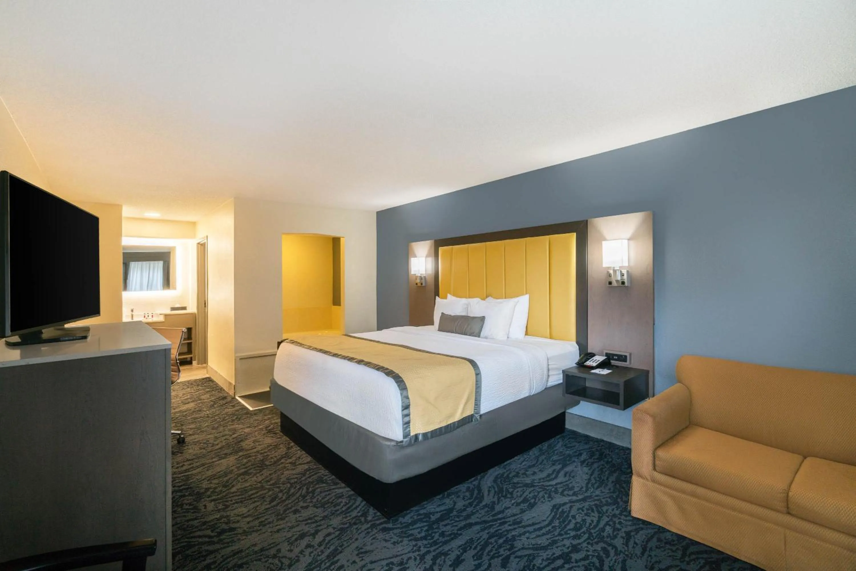 Bed in Baymont by Wyndham Franklin